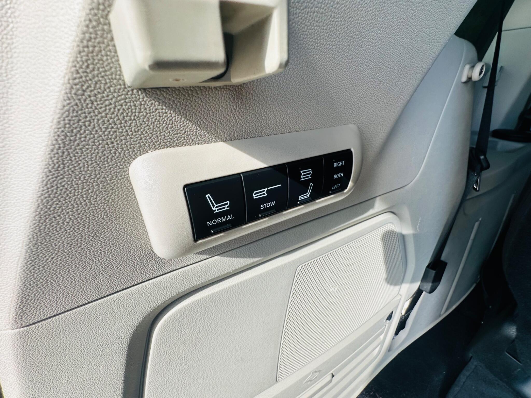 Chrysler Grand Voyager view 56