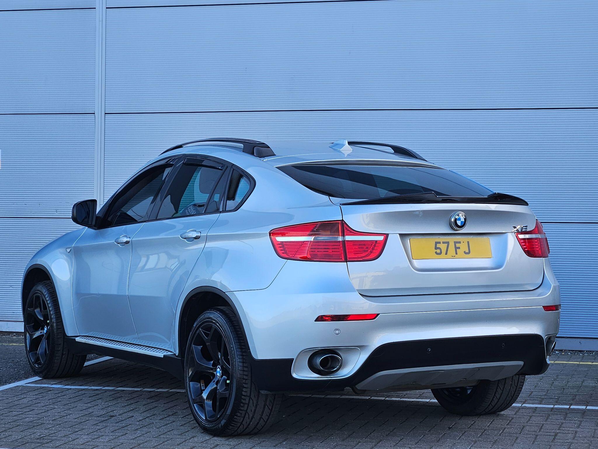 BMW X6 view 5