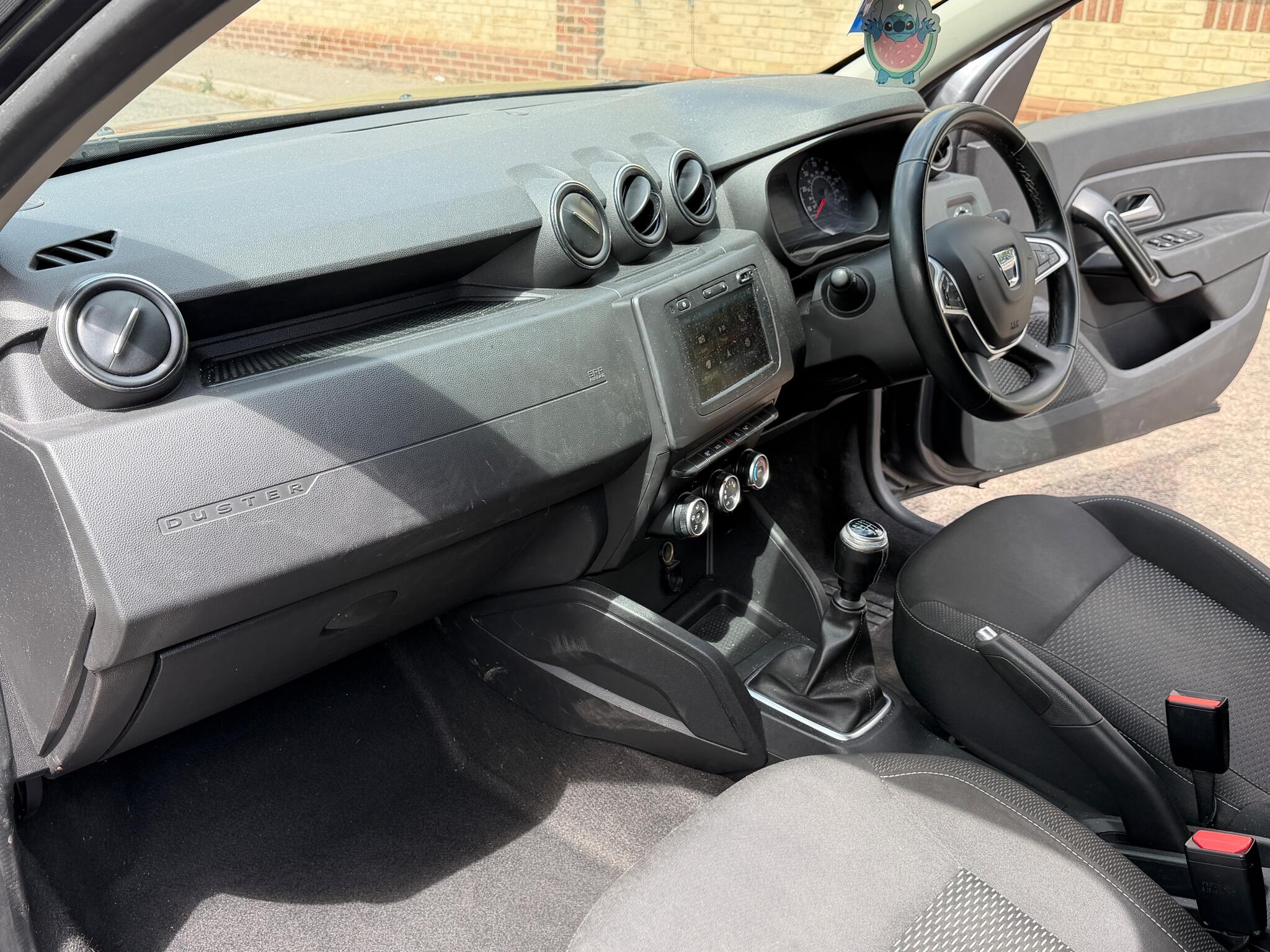Dacia Duster view 13