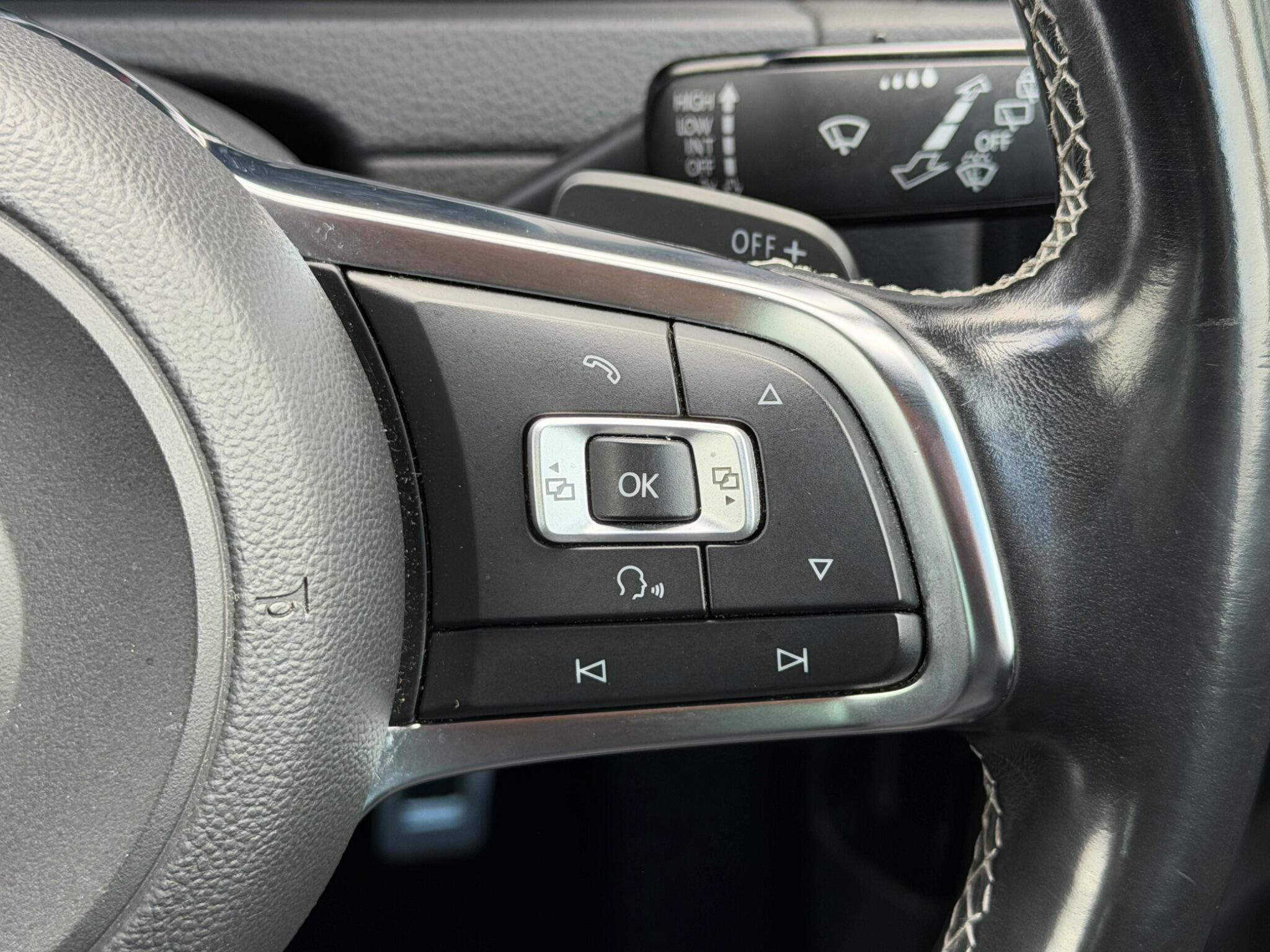 Volkswagen Golf view 25