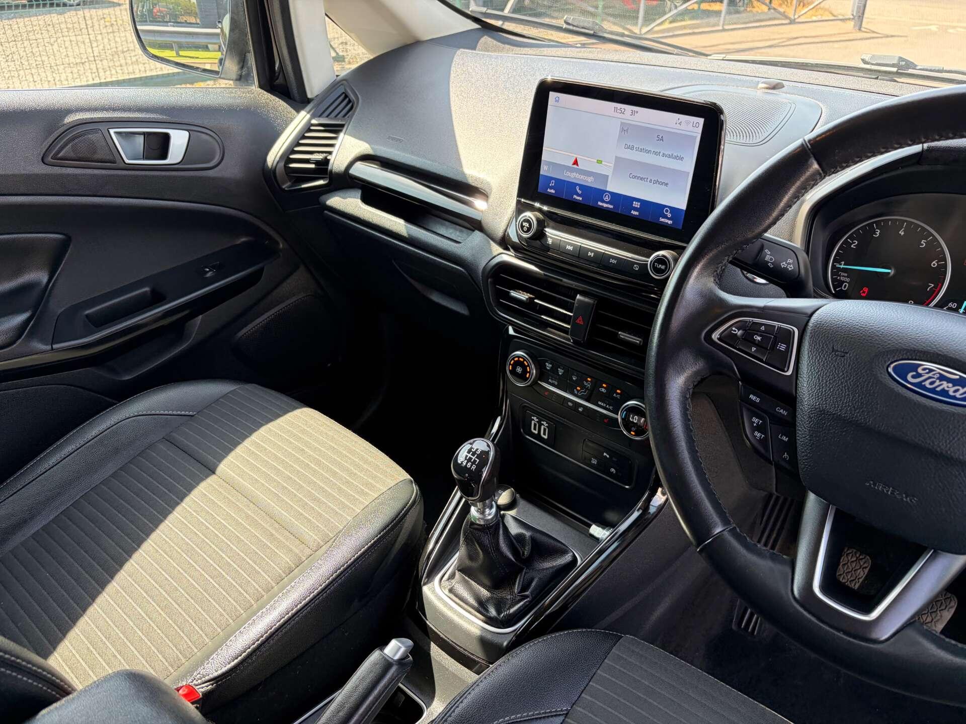 Ford Ecosport view 37