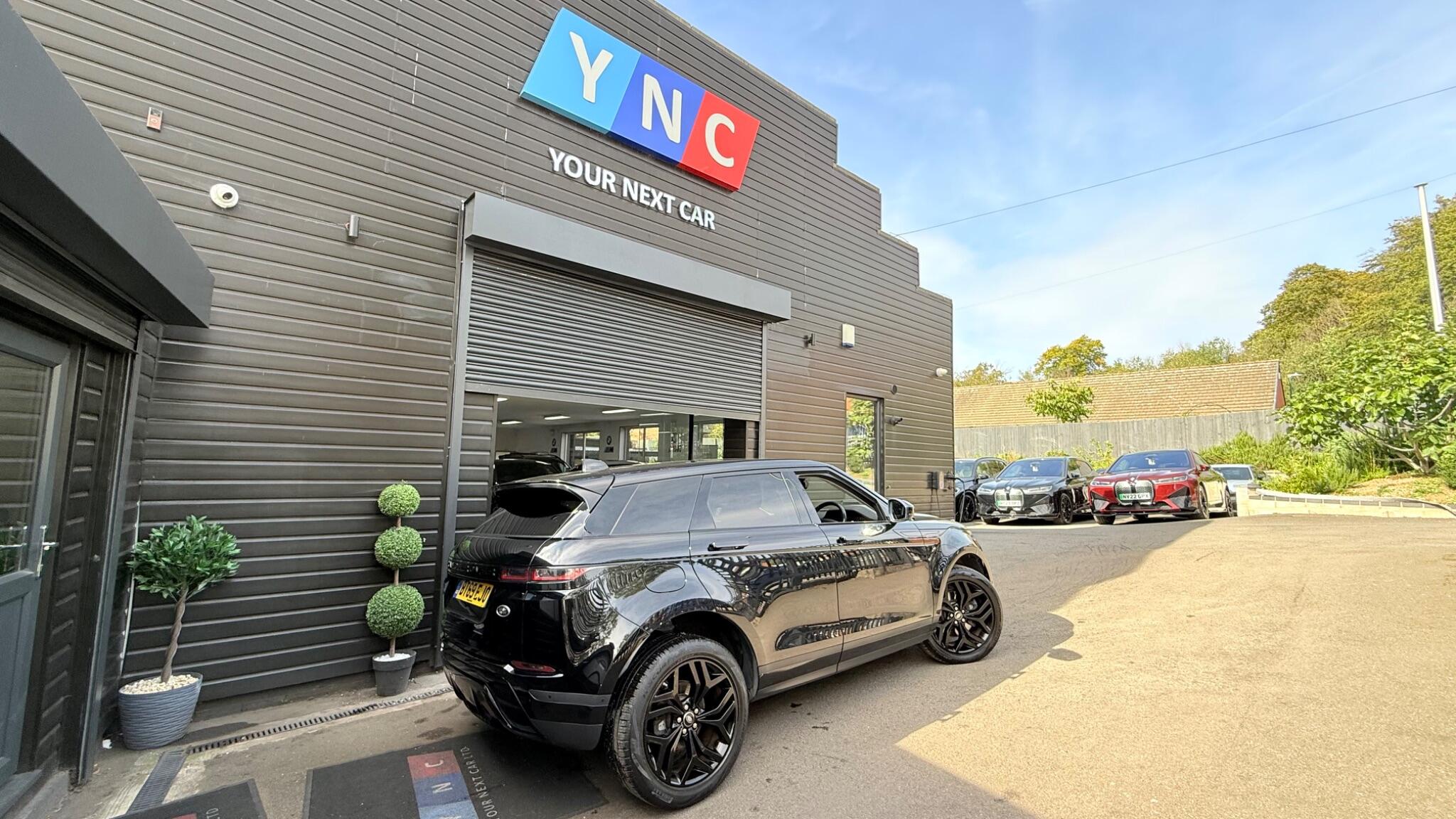 Land Rover Range Rover Evoque view 3