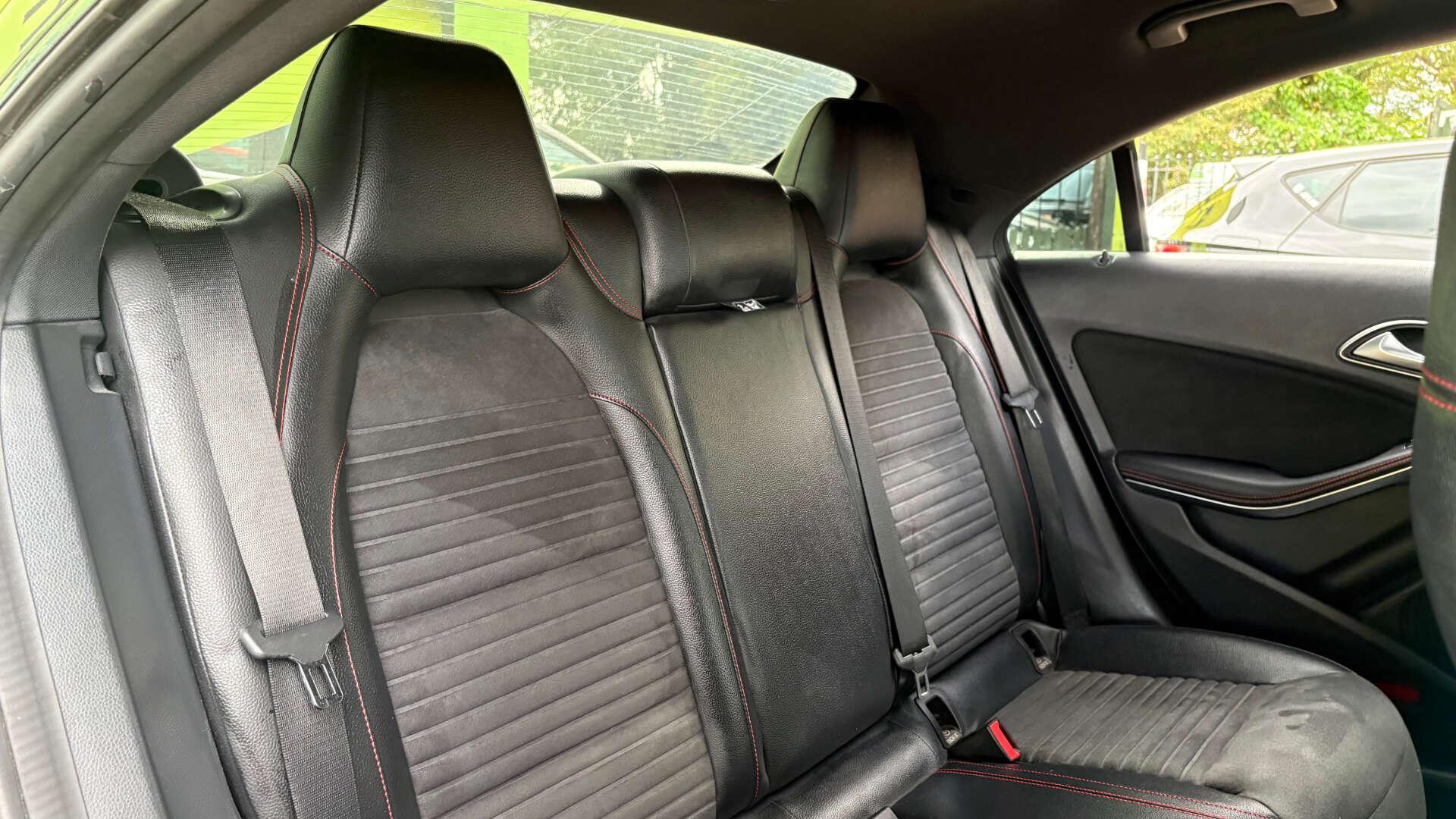 Mercedes-Benz Cla view 10