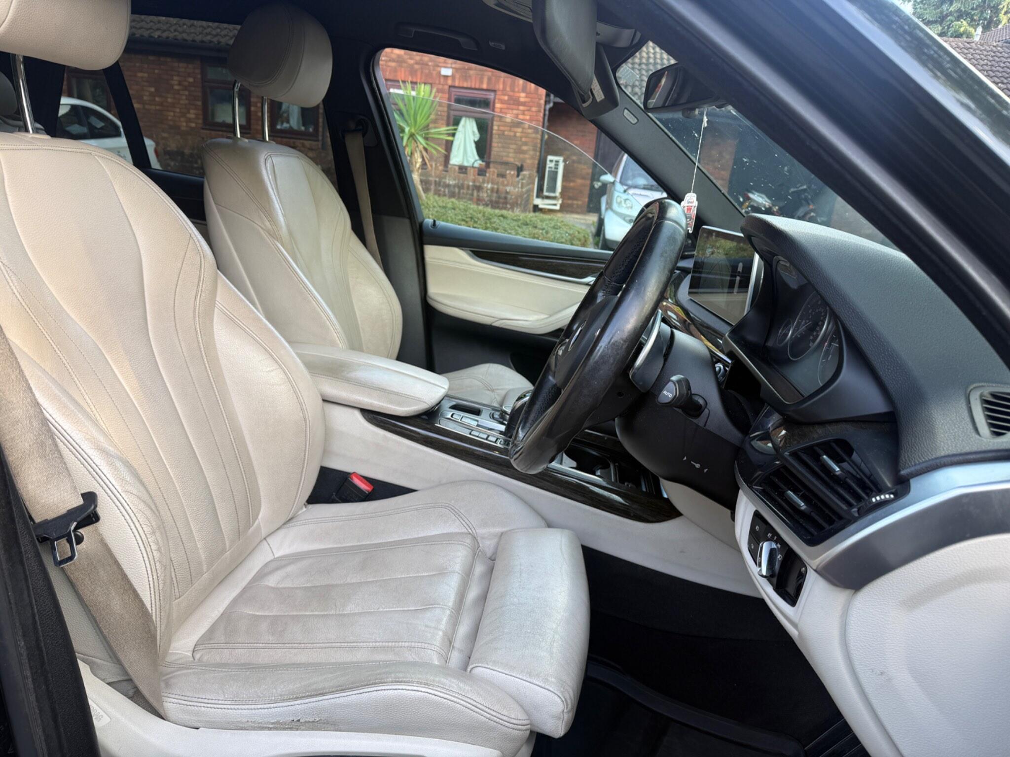 BMW X5 view 10