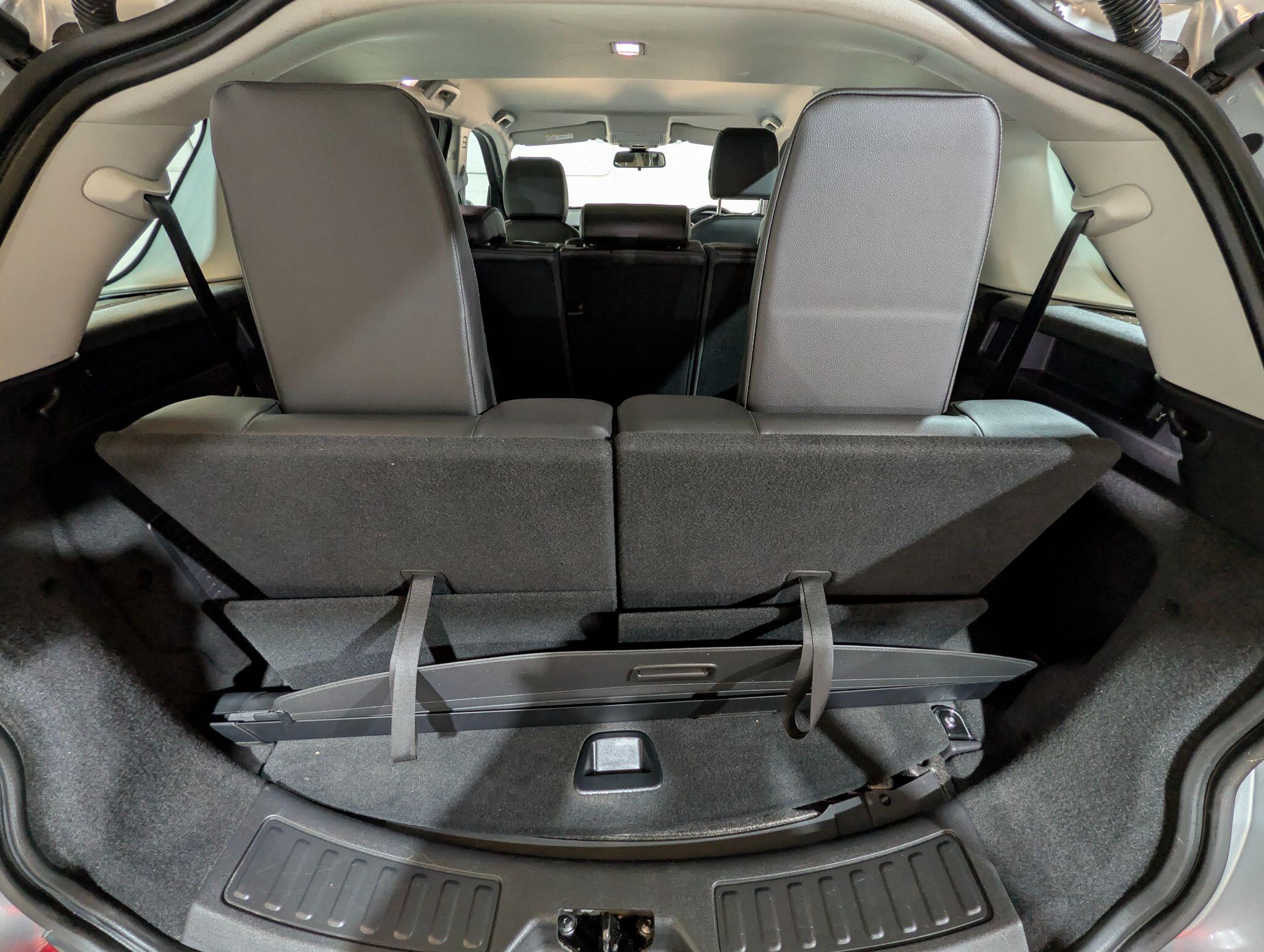 Land Rover Discovery Sport view 29
