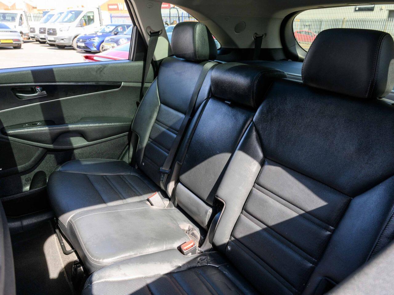 Kia Sorento view 16