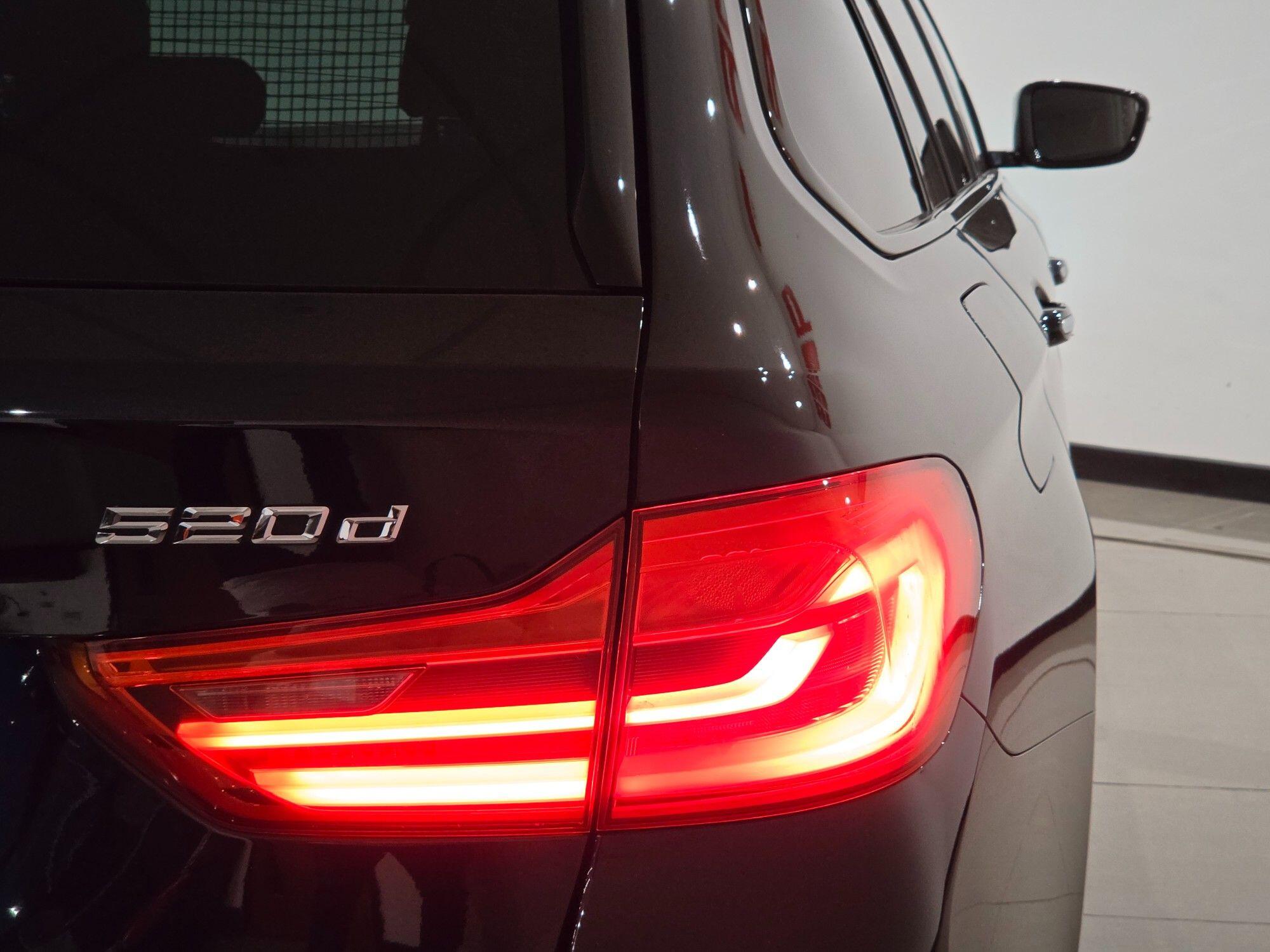 BMW 5 Series view 42
