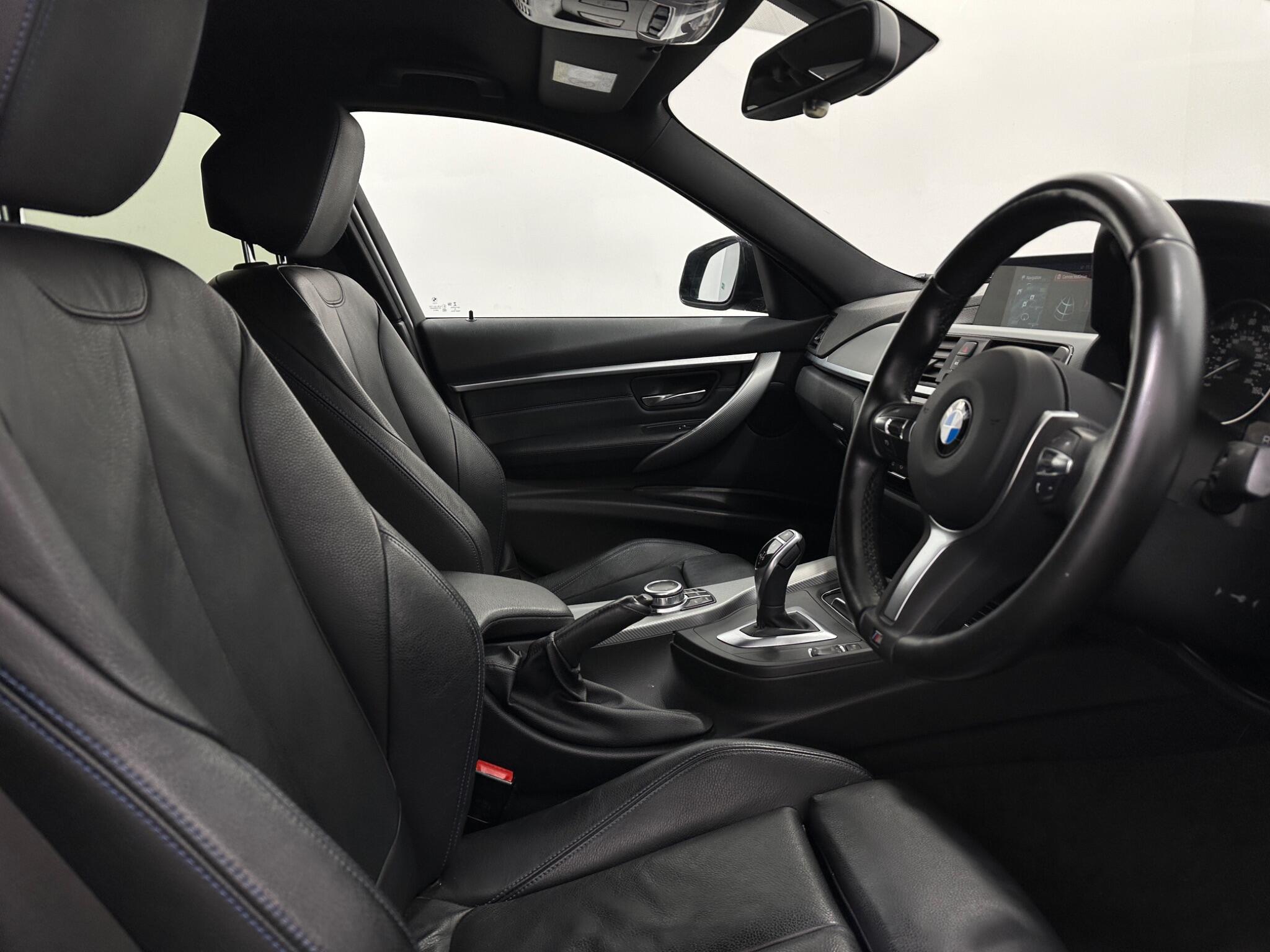 BMW 3 Series view 32