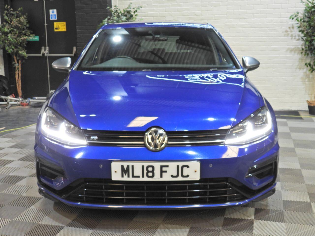 Volkswagen Golf view 4