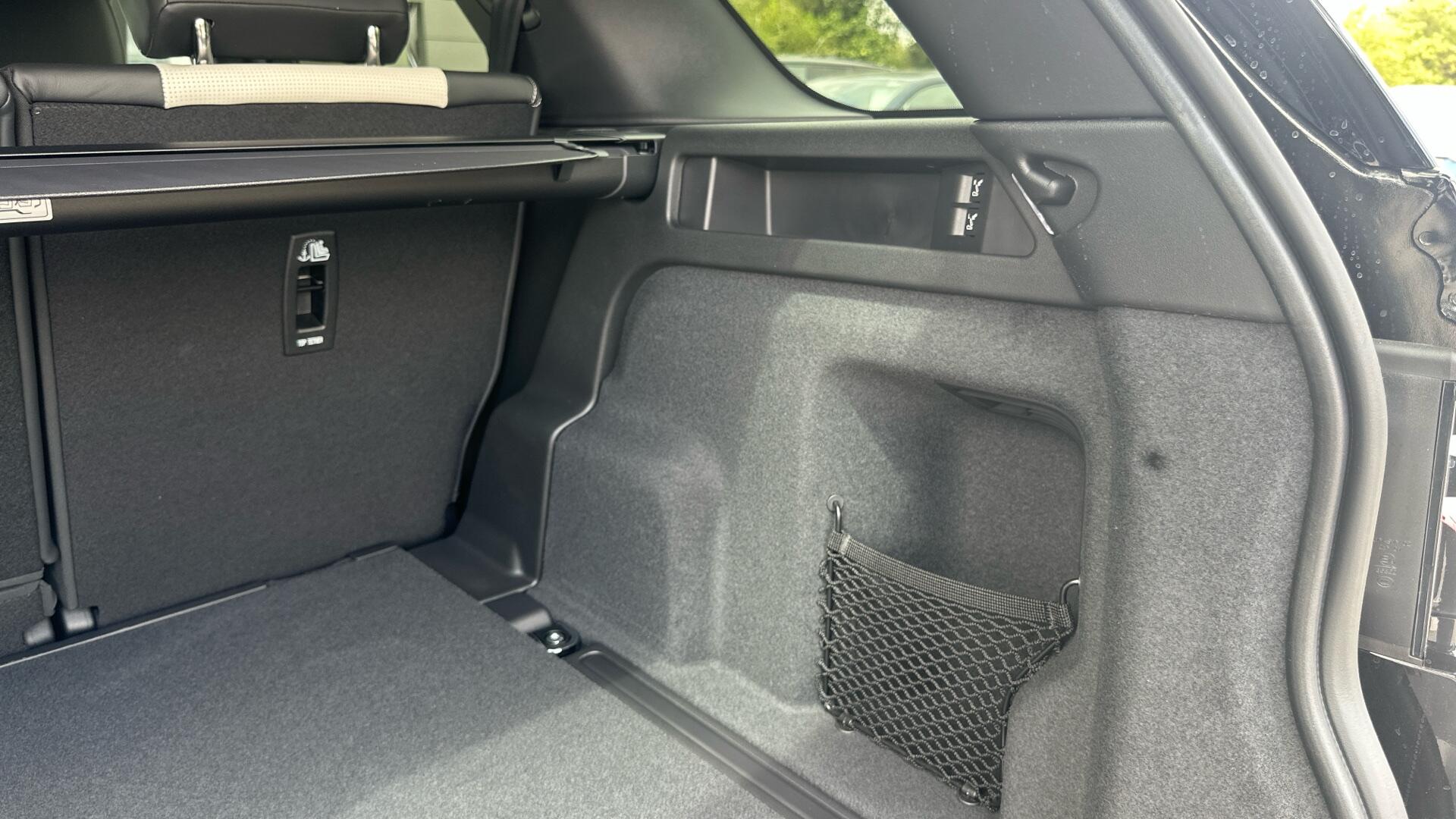 Land Rover Discovery Sport view 24