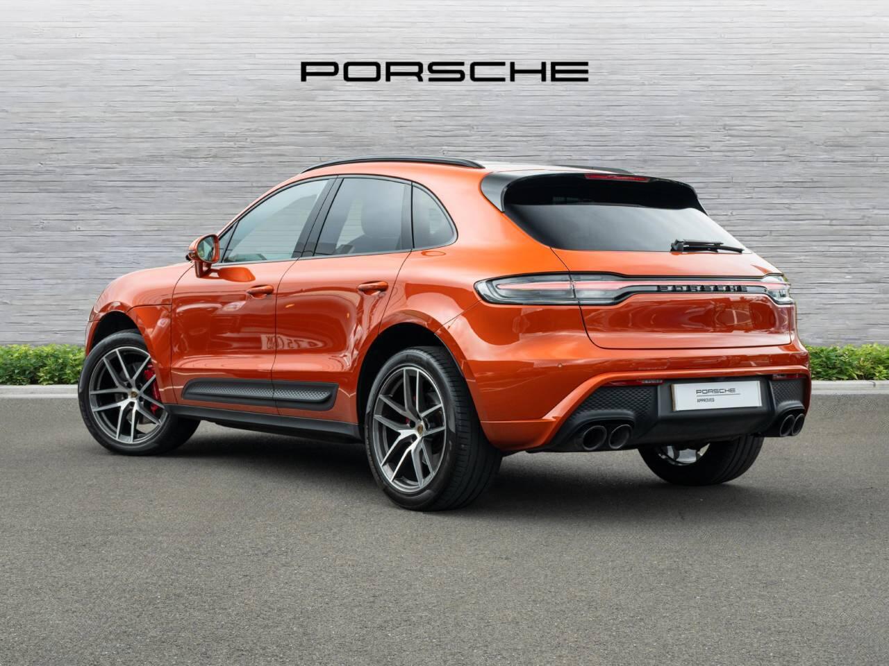 Porsche Macan view 3