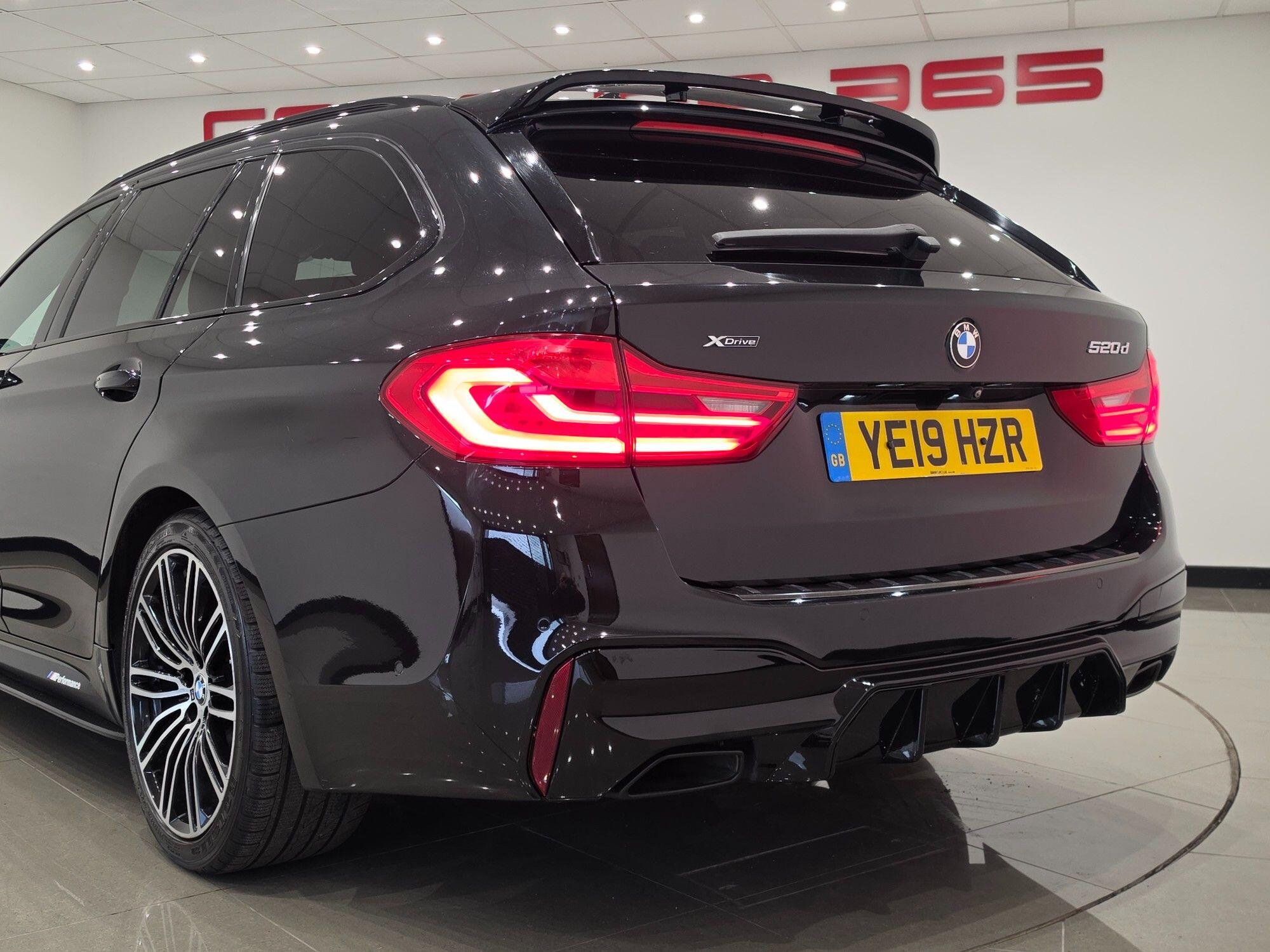 BMW 5 Series view 14