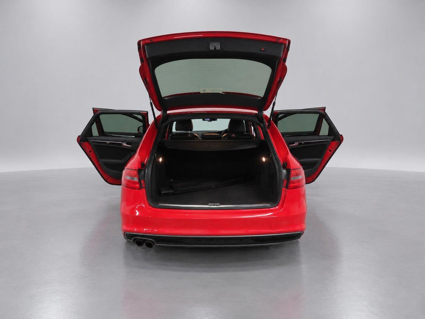 Audi A4 view 22