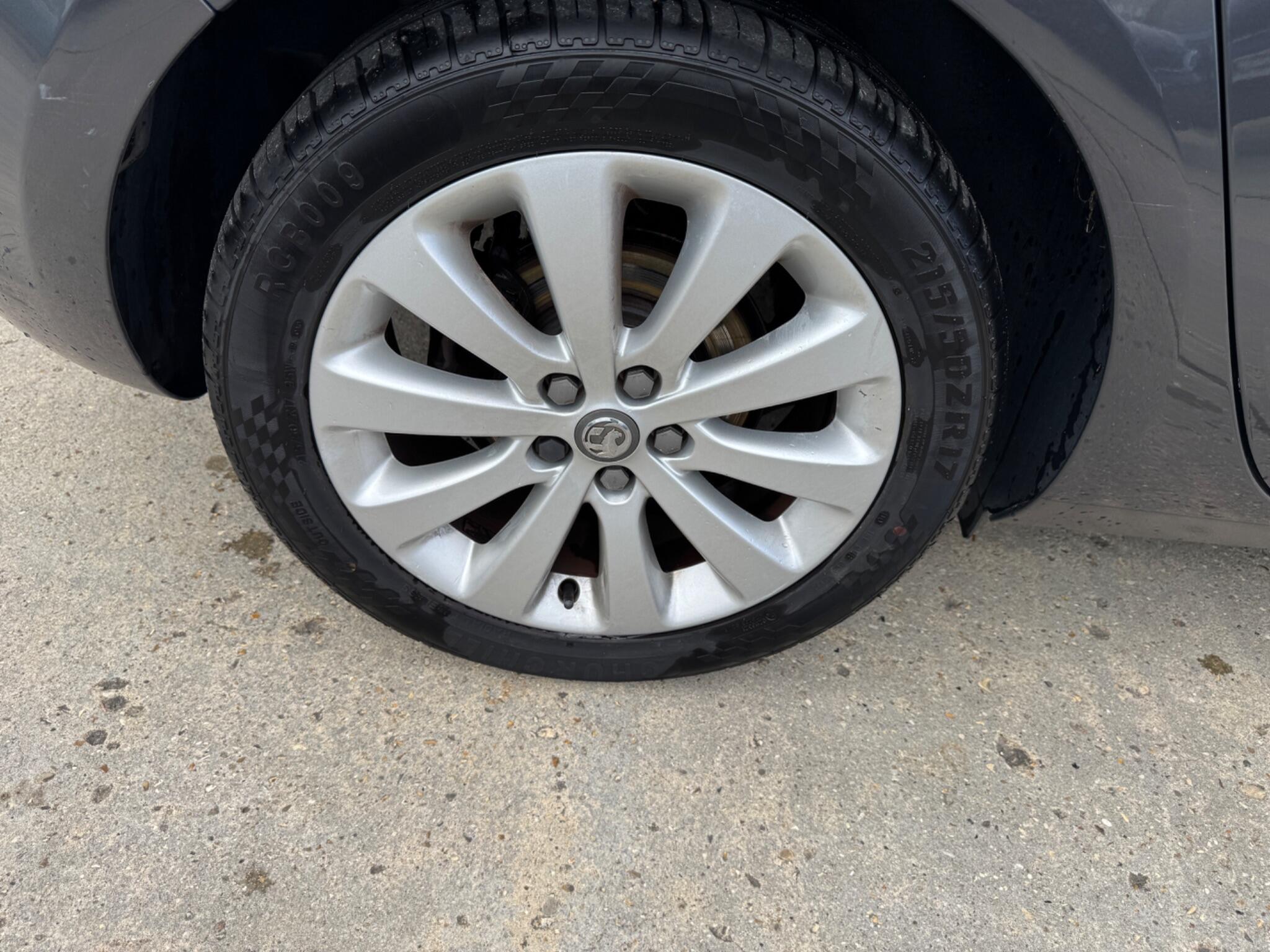 Vauxhall Astra view 13