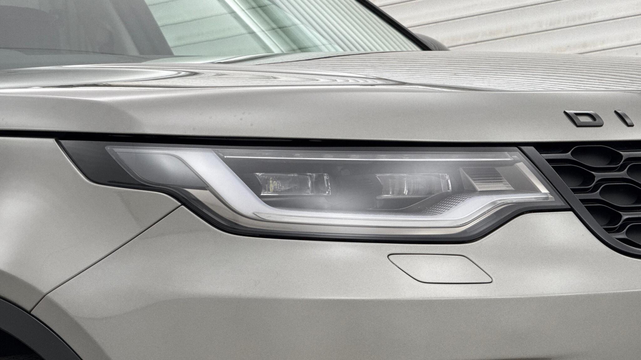 Land Rover Discovery view 17