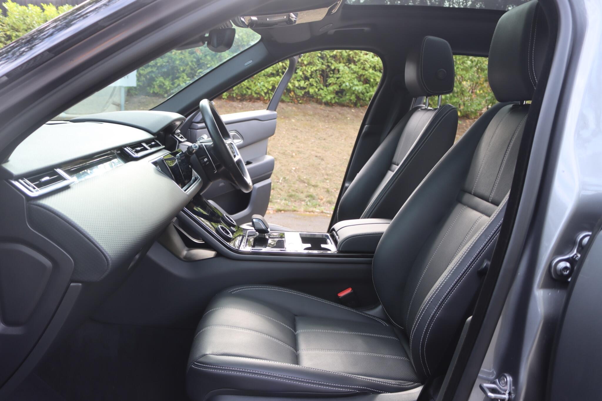 Land Rover Range Rover Velar view 5