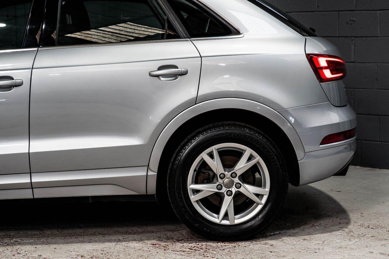 Audi Q3 view 45