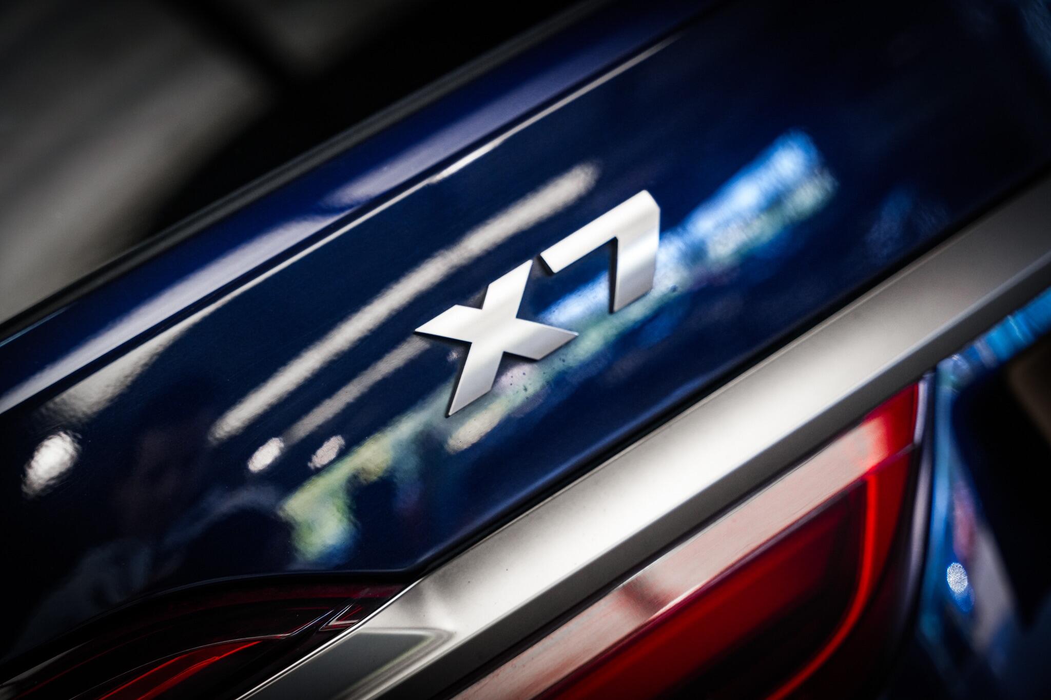 BMW X7 view 37