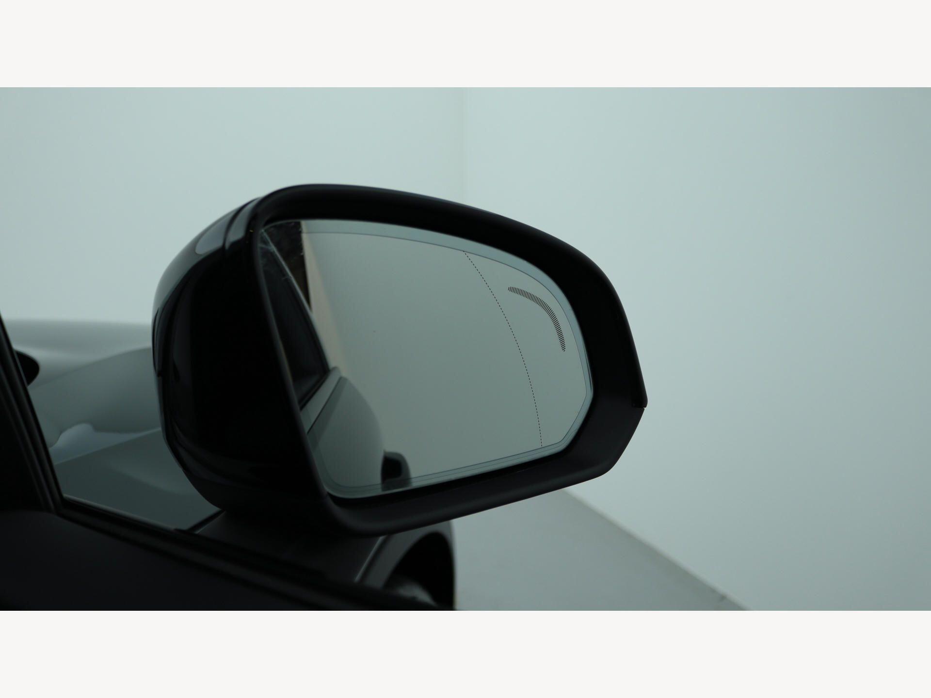 Volvo XC40 view 29