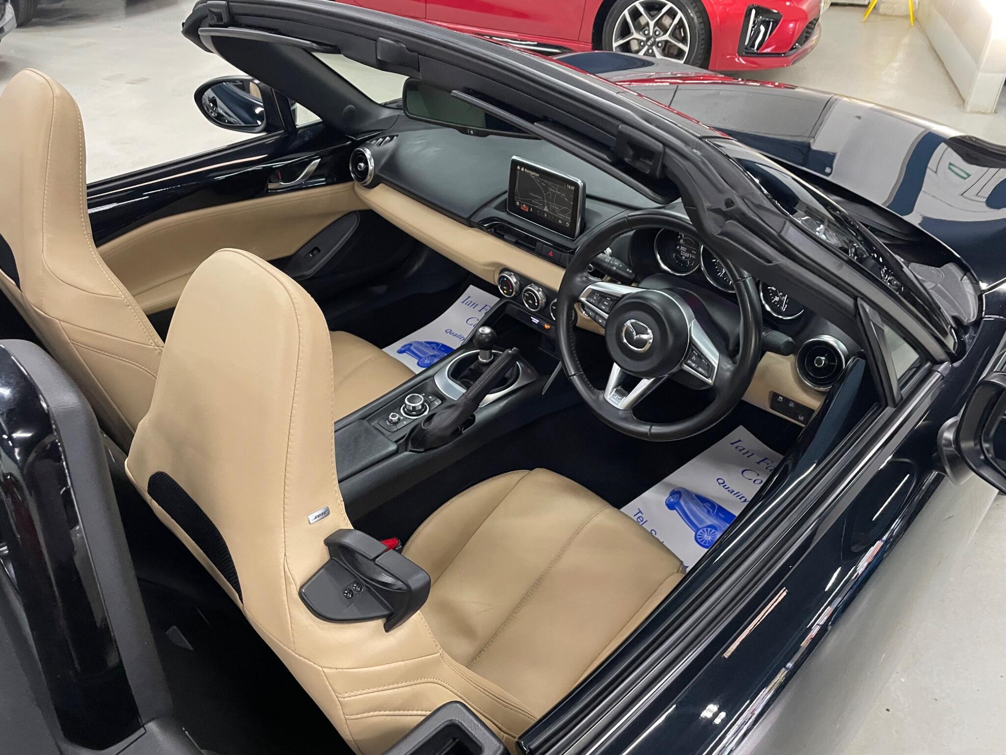 Mazda MX-5 view 17