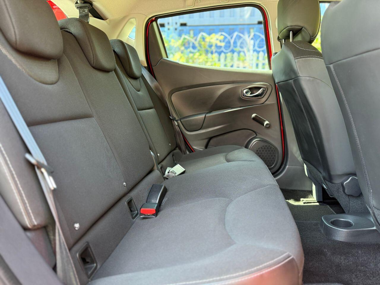 Renault Clio view 13