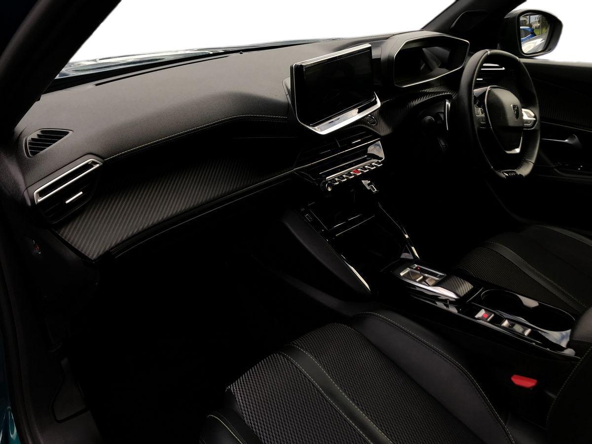 Peugeot 2008 view 5