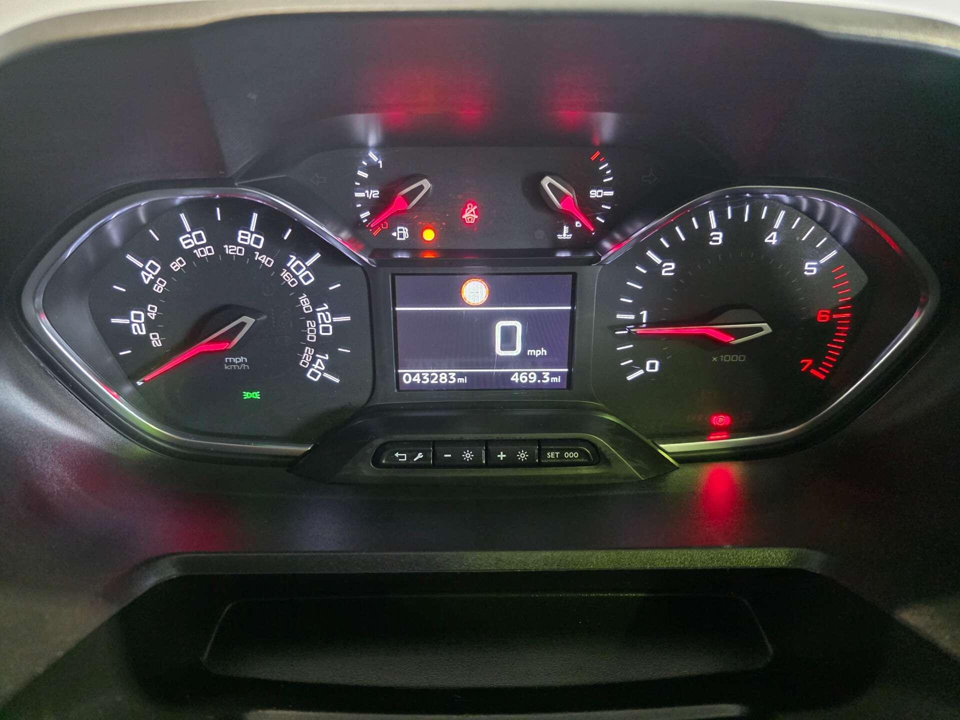 Peugeot Rifter view 20