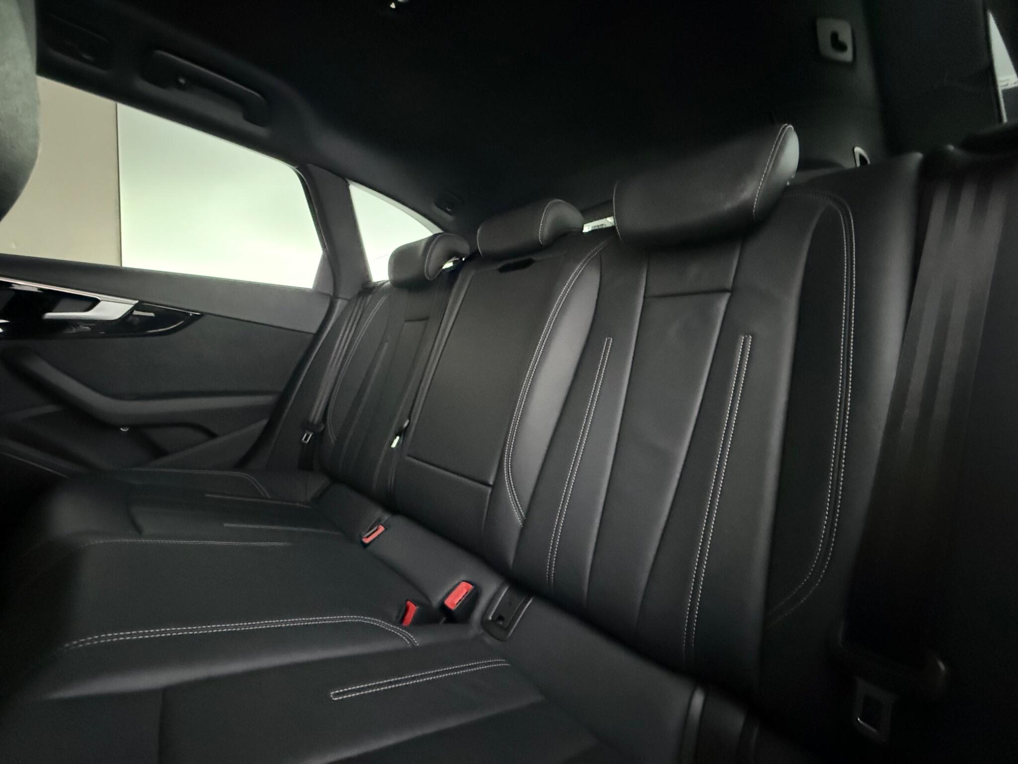 Audi A4 view 34