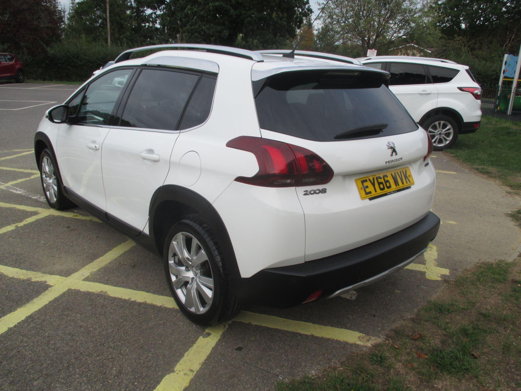Peugeot 2008 view 19
