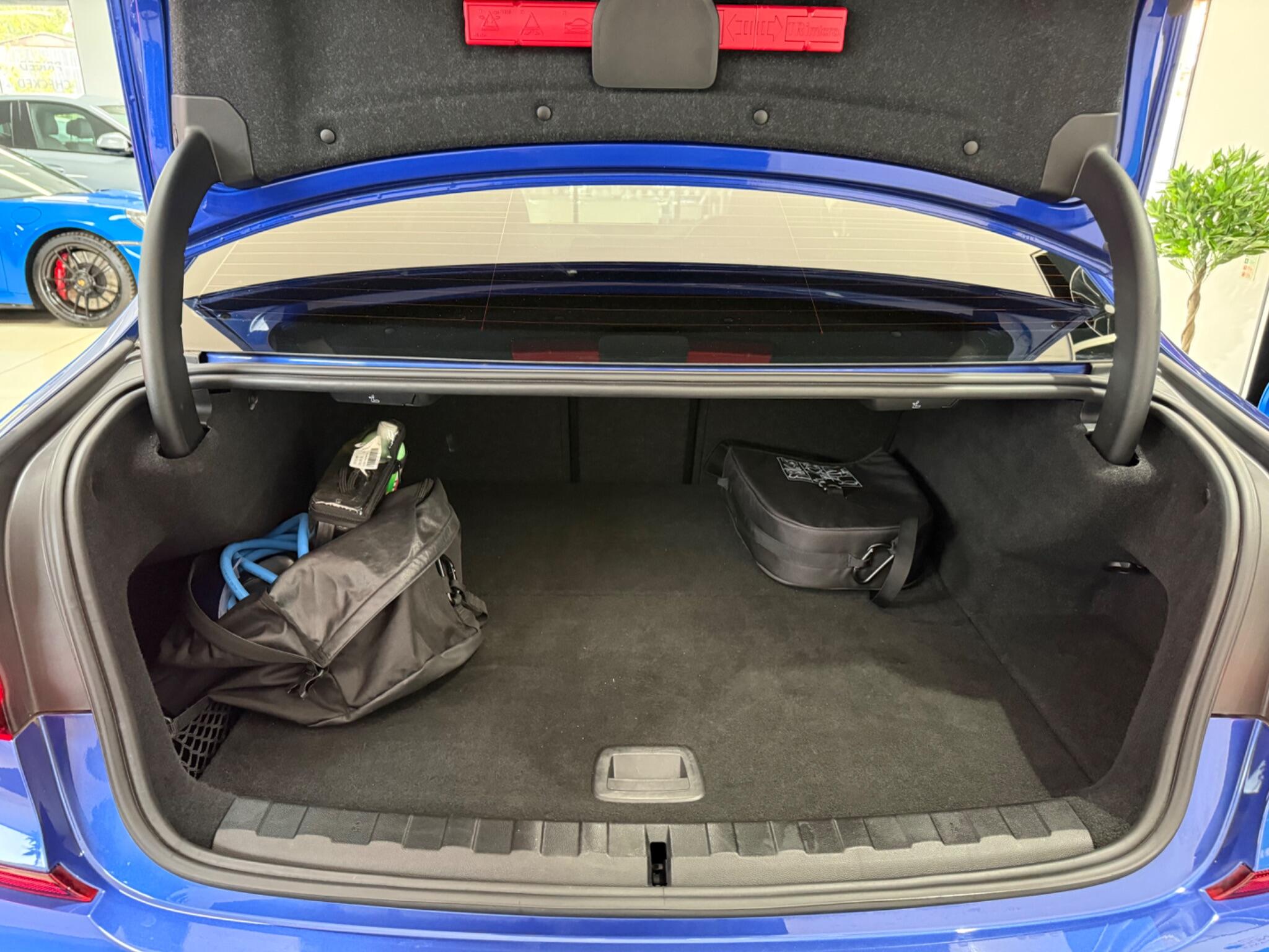 BMW 3 Series view 30