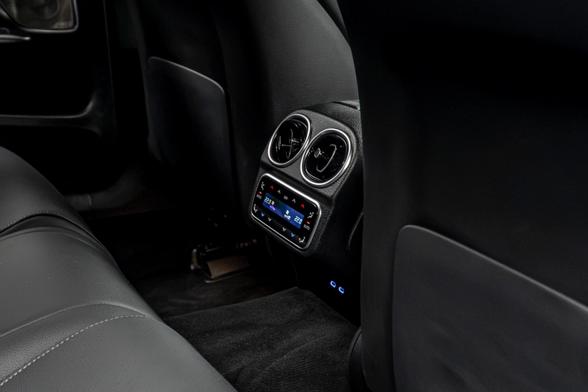 Mercedes-Benz C-Class view 45