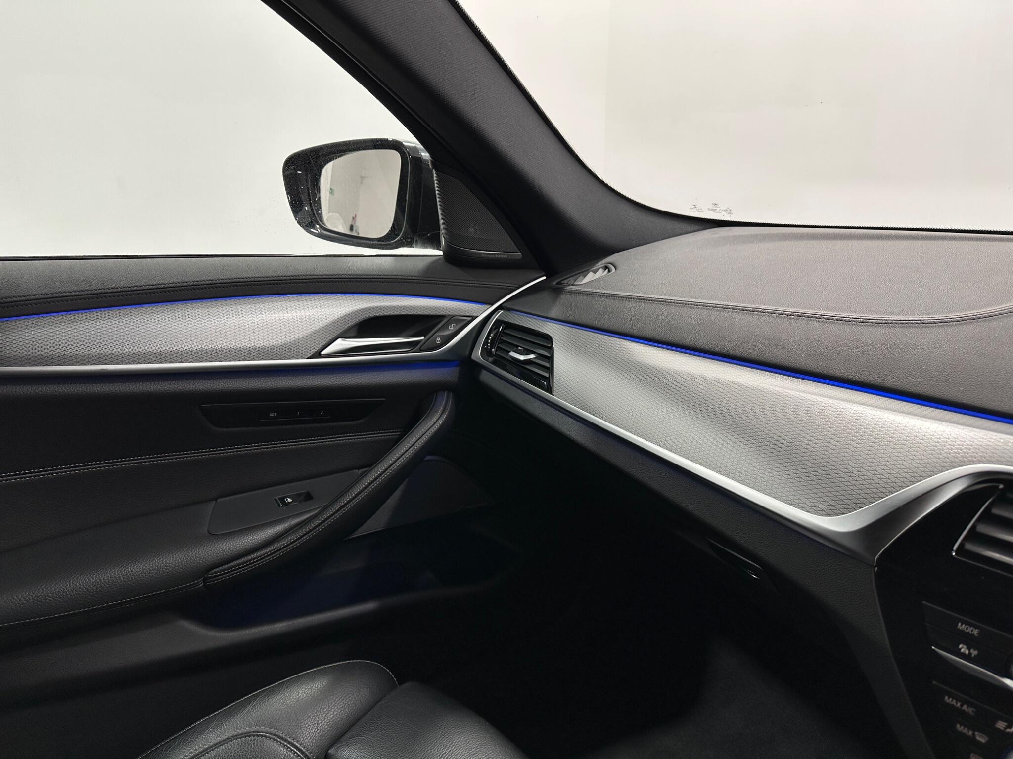 BMW 5 Series view 28