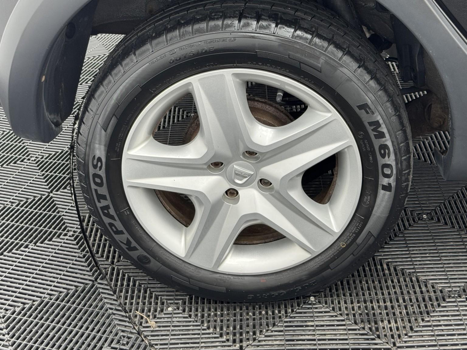 Dacia Sandero view 25