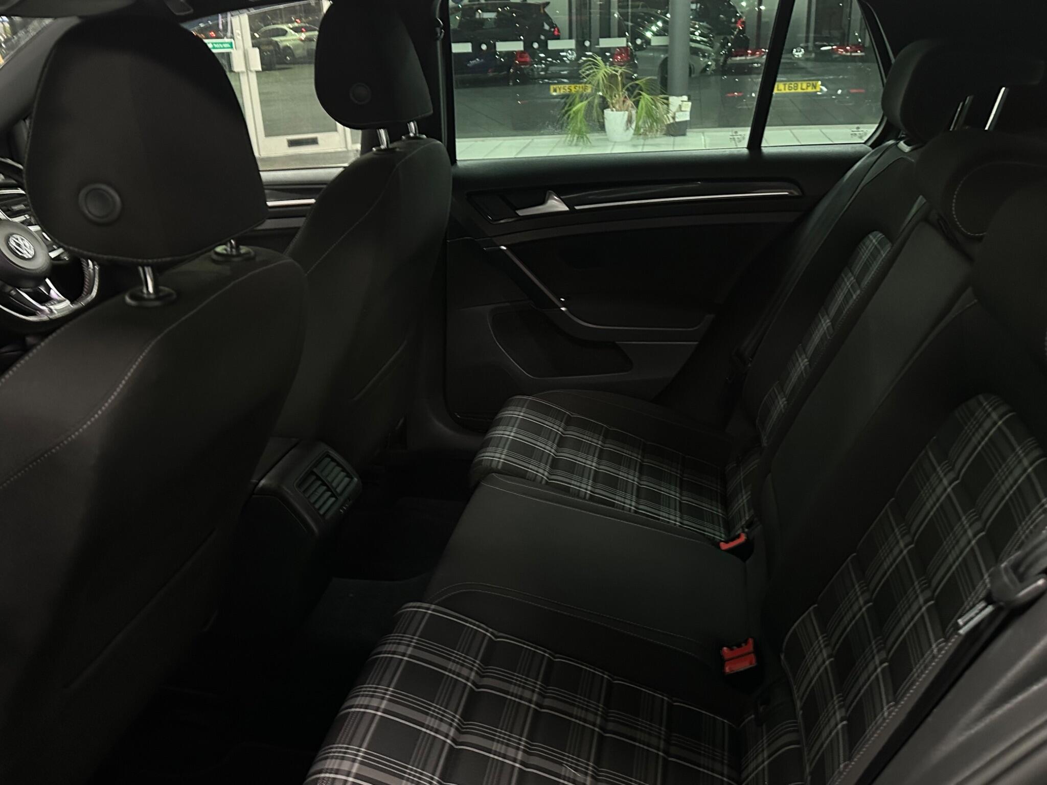 Volkswagen Golf view 35