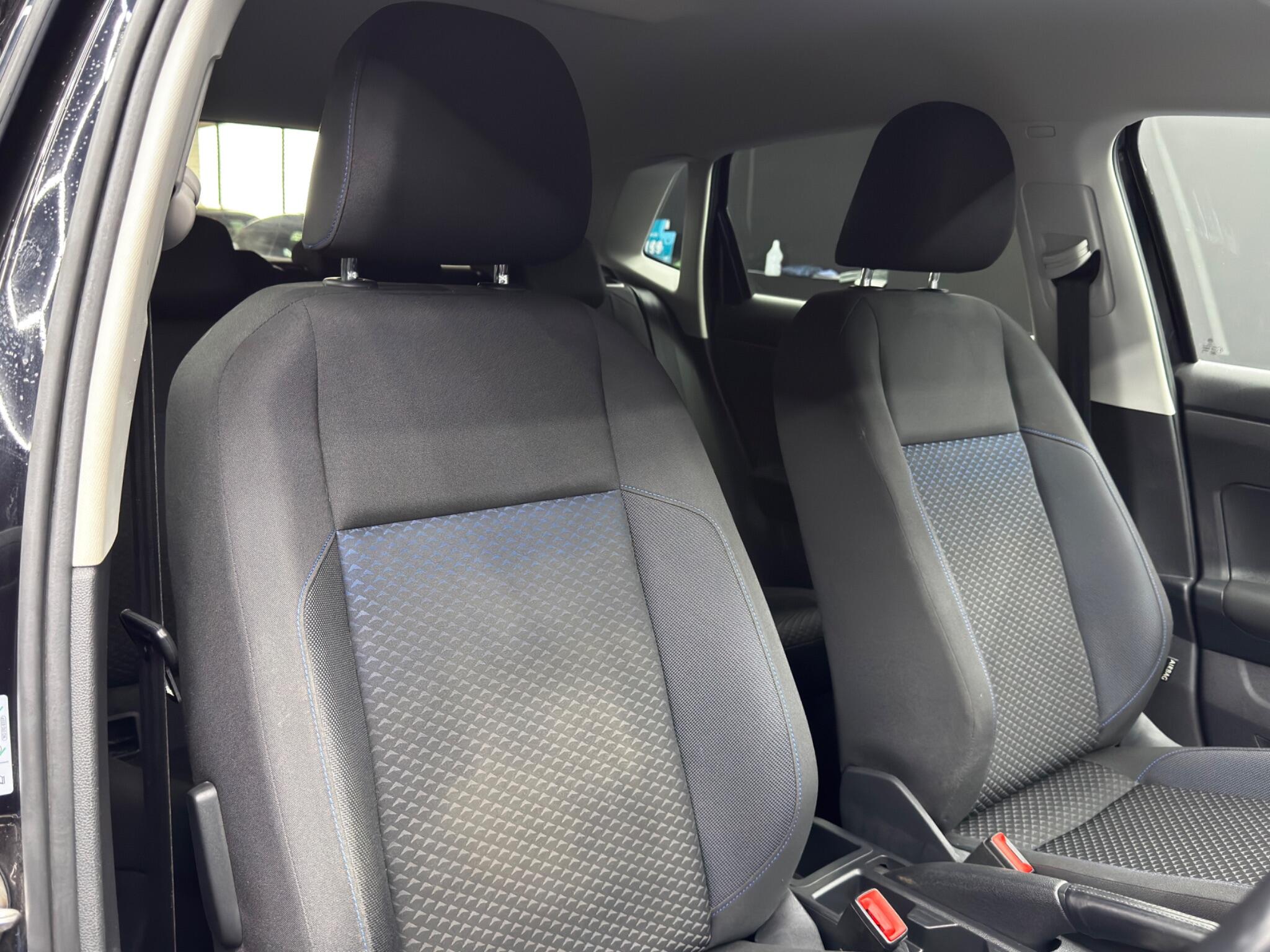 Volkswagen Polo view 12