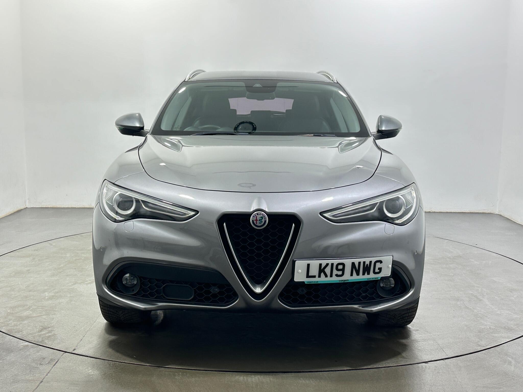Alfa Romeo Stelvio view 3