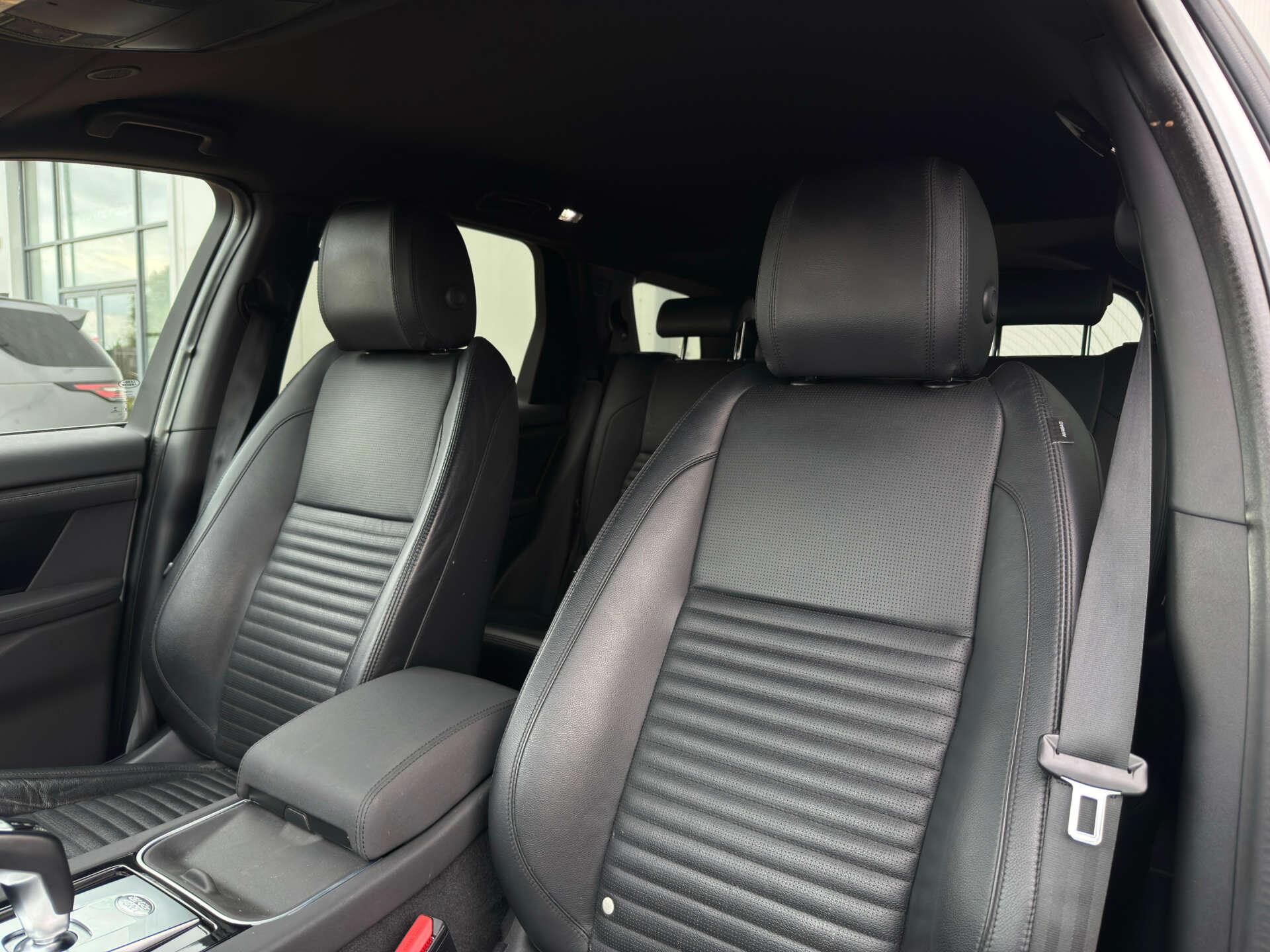 Land Rover Discovery Sport view 48
