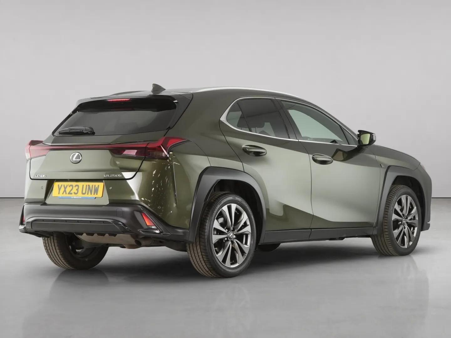 Lexus Ux view 11