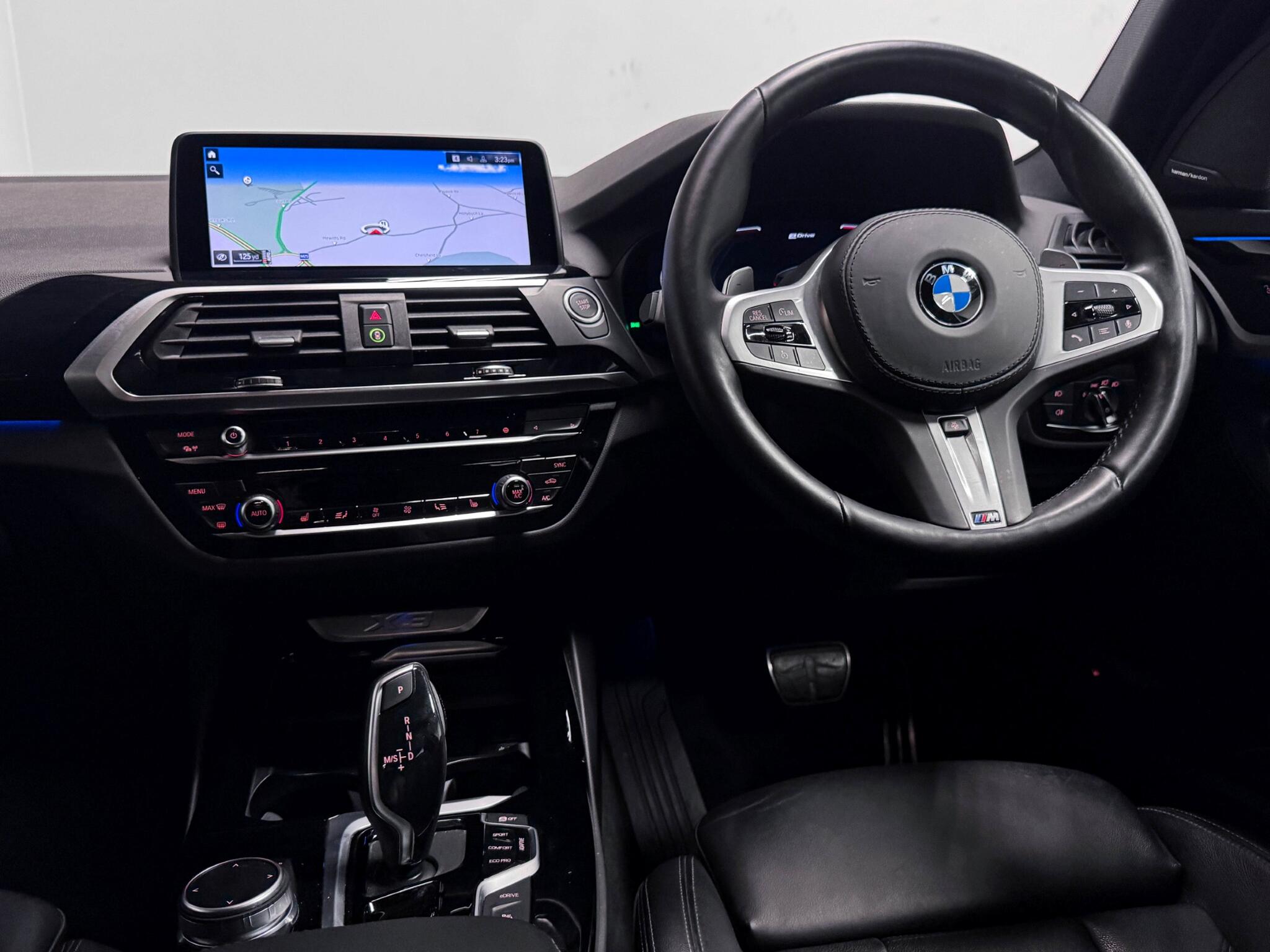 BMW X3 view 13