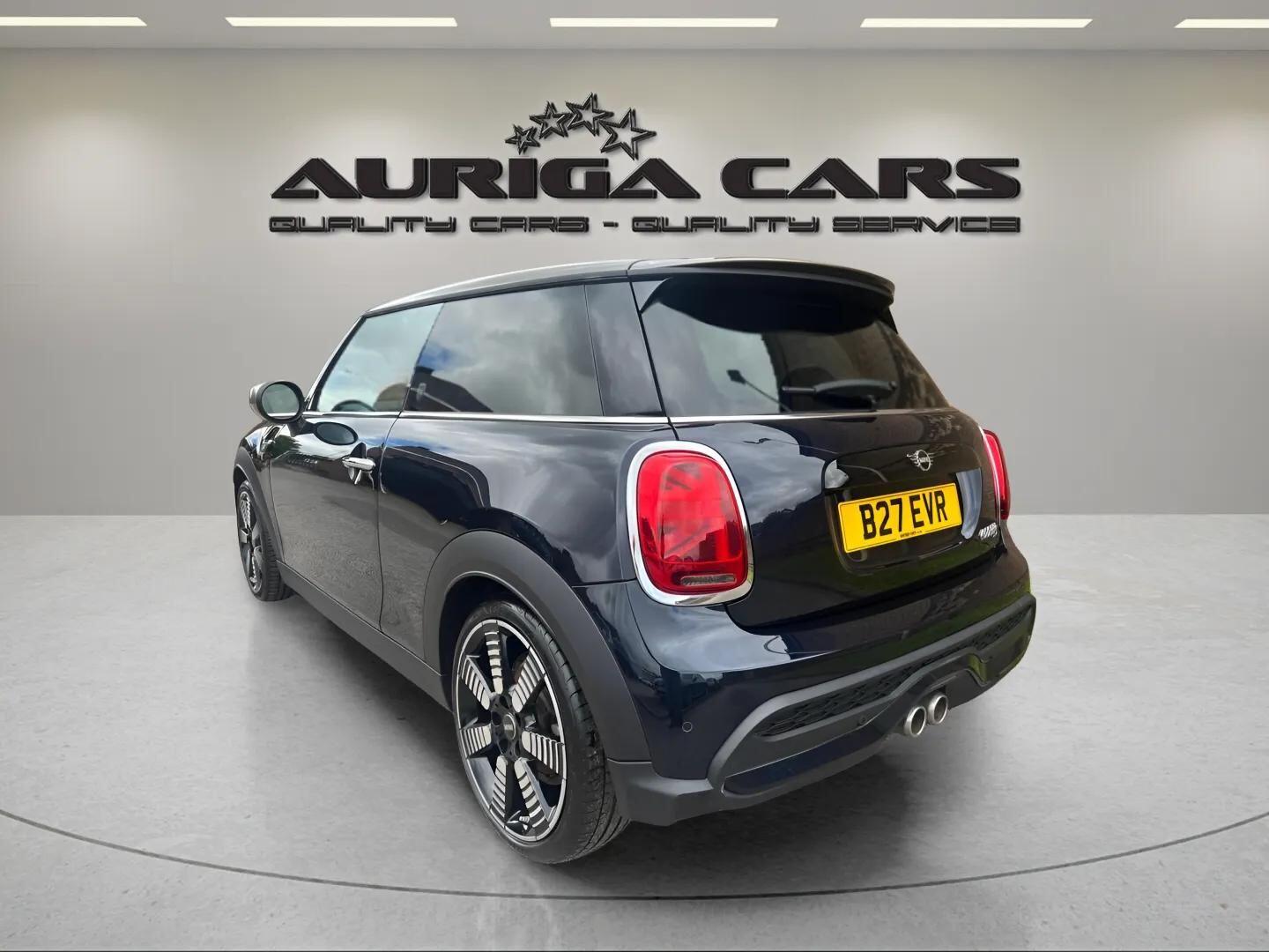 Mini Hatch view 9