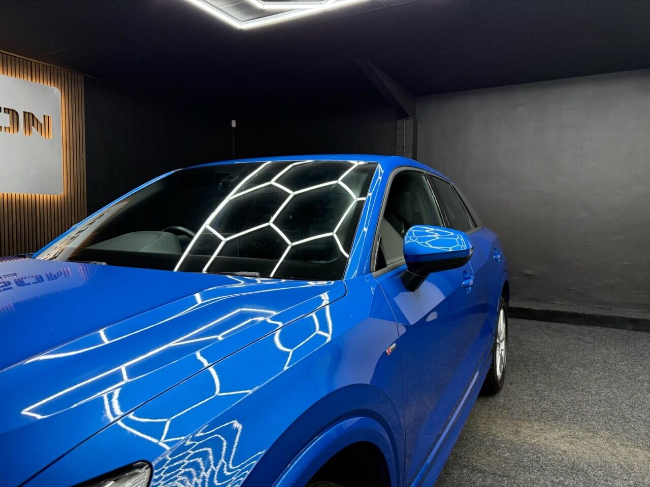Audi Q2 view 26