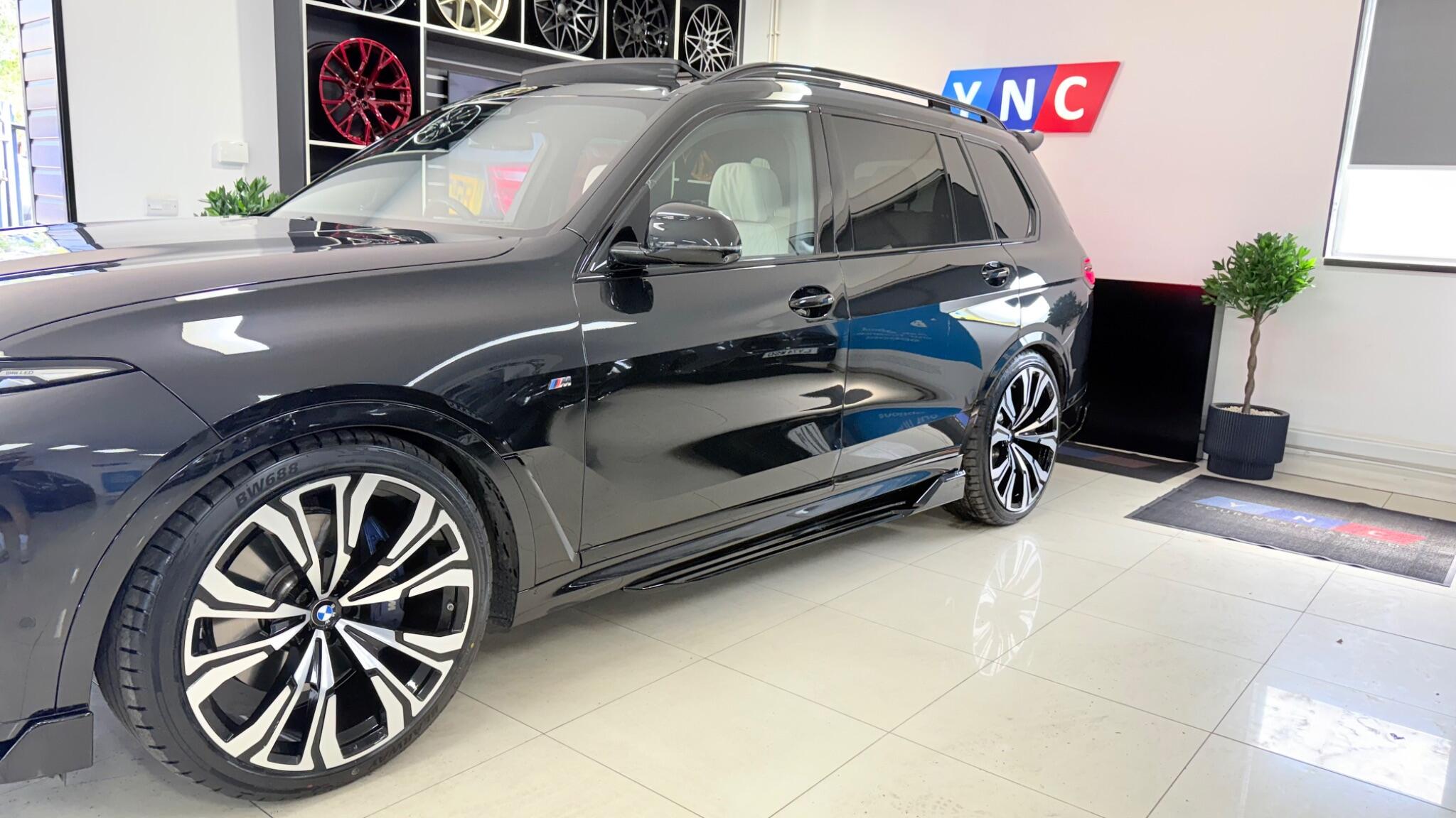 BMW X7 view 12