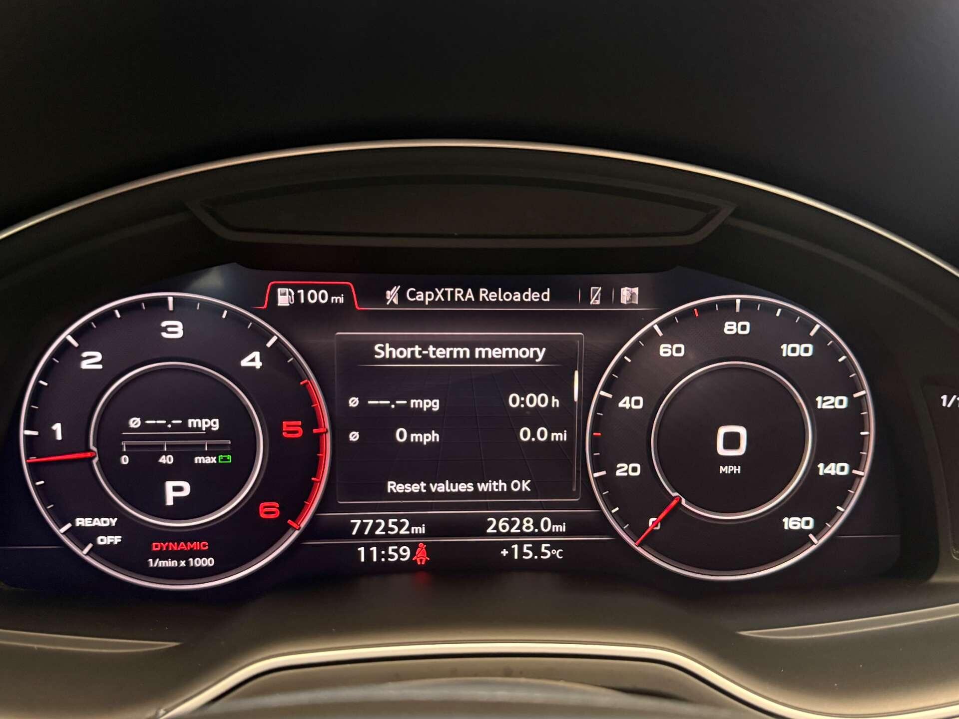 Audi Q7 view 26