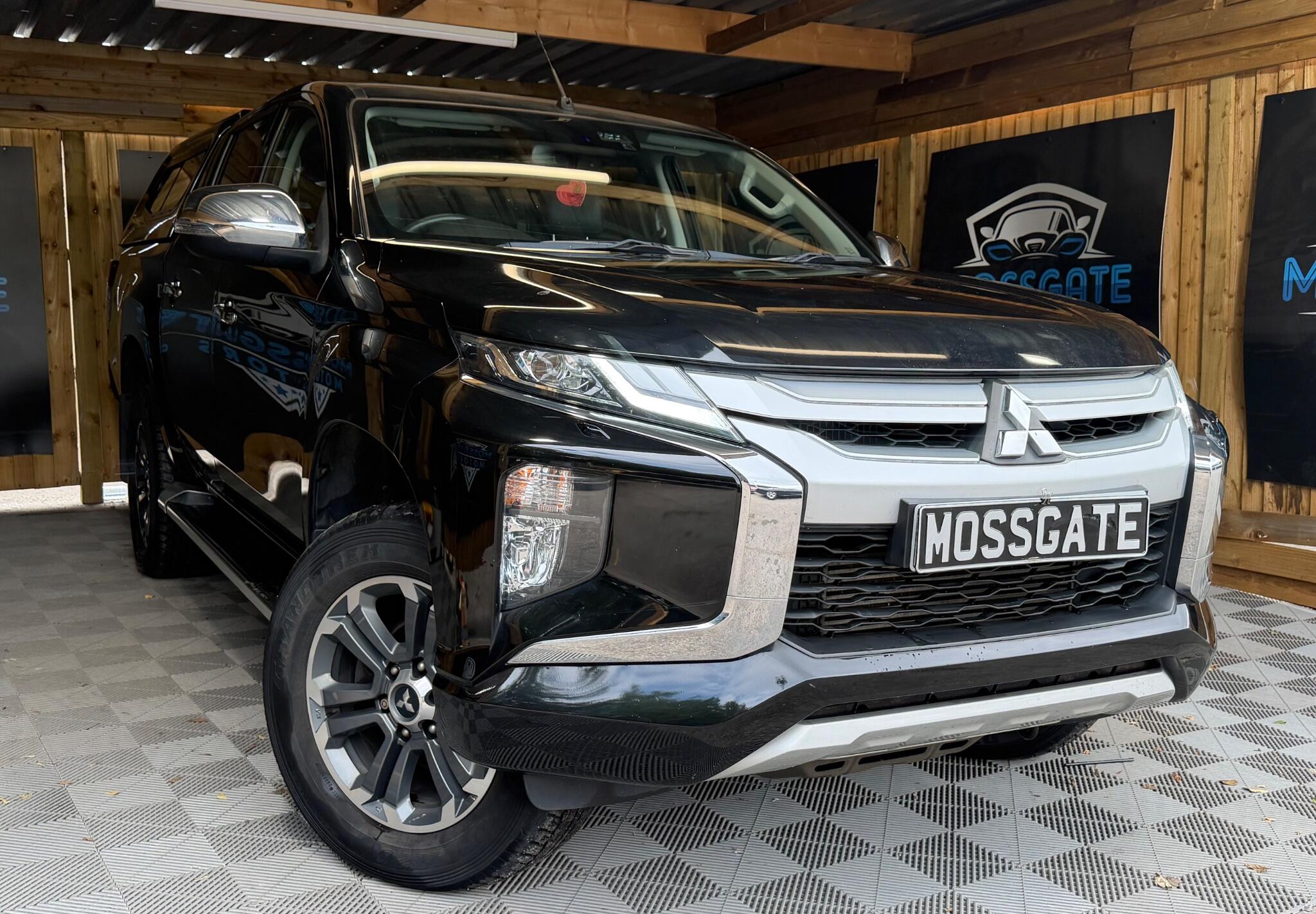 Mitsubishi L200 main image