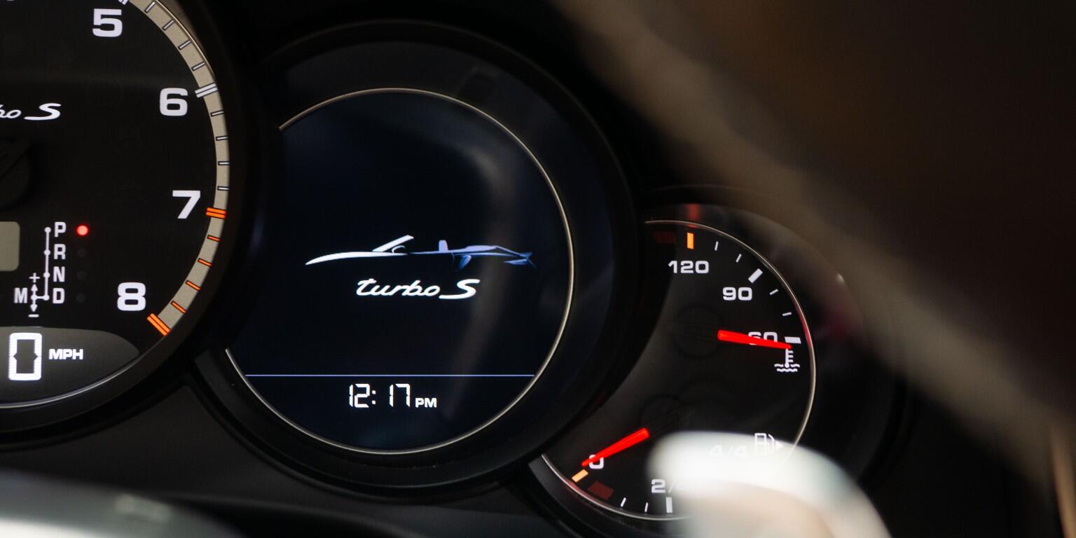 Porsche 911 view 38