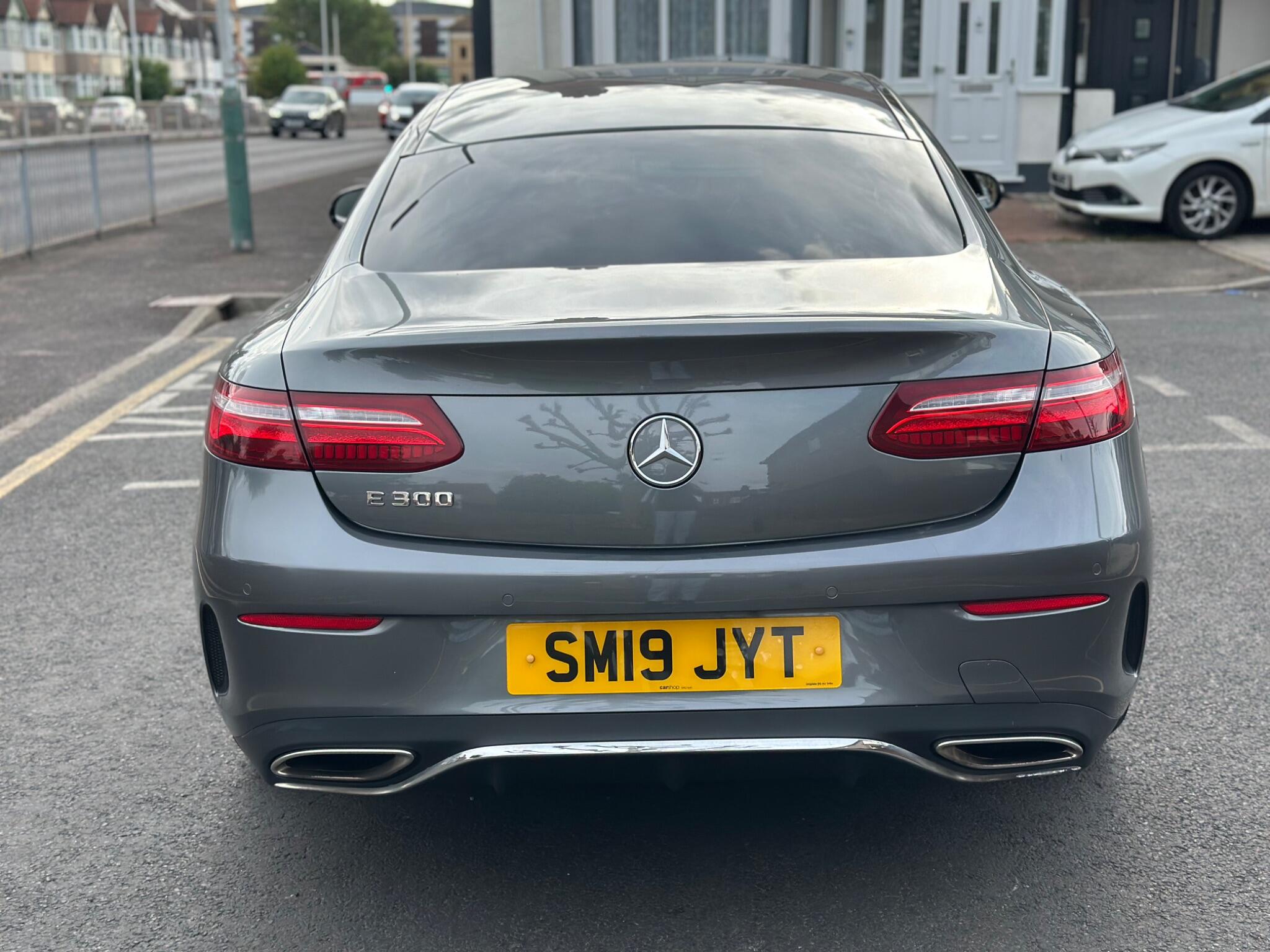 Mercedes-Benz E-Class view 8
