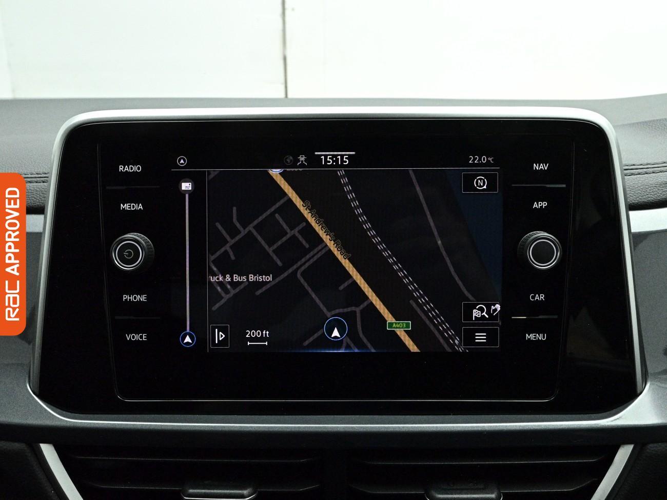 Volkswagen T-Roc view 19