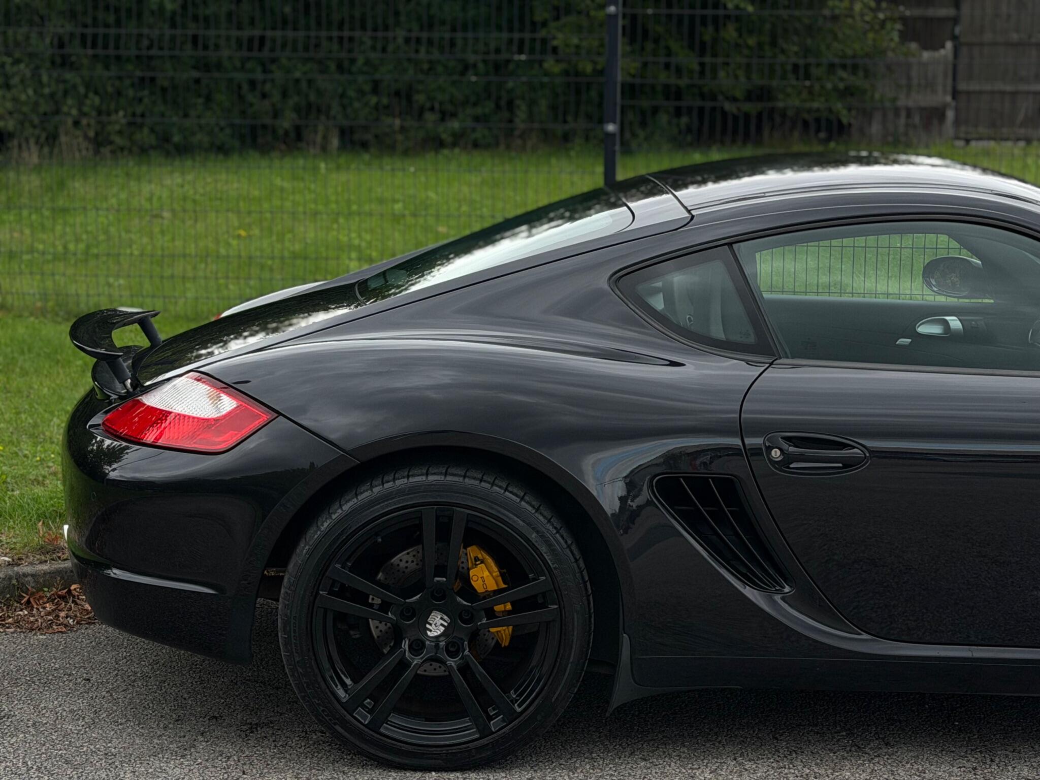 Porsche Cayman view 27