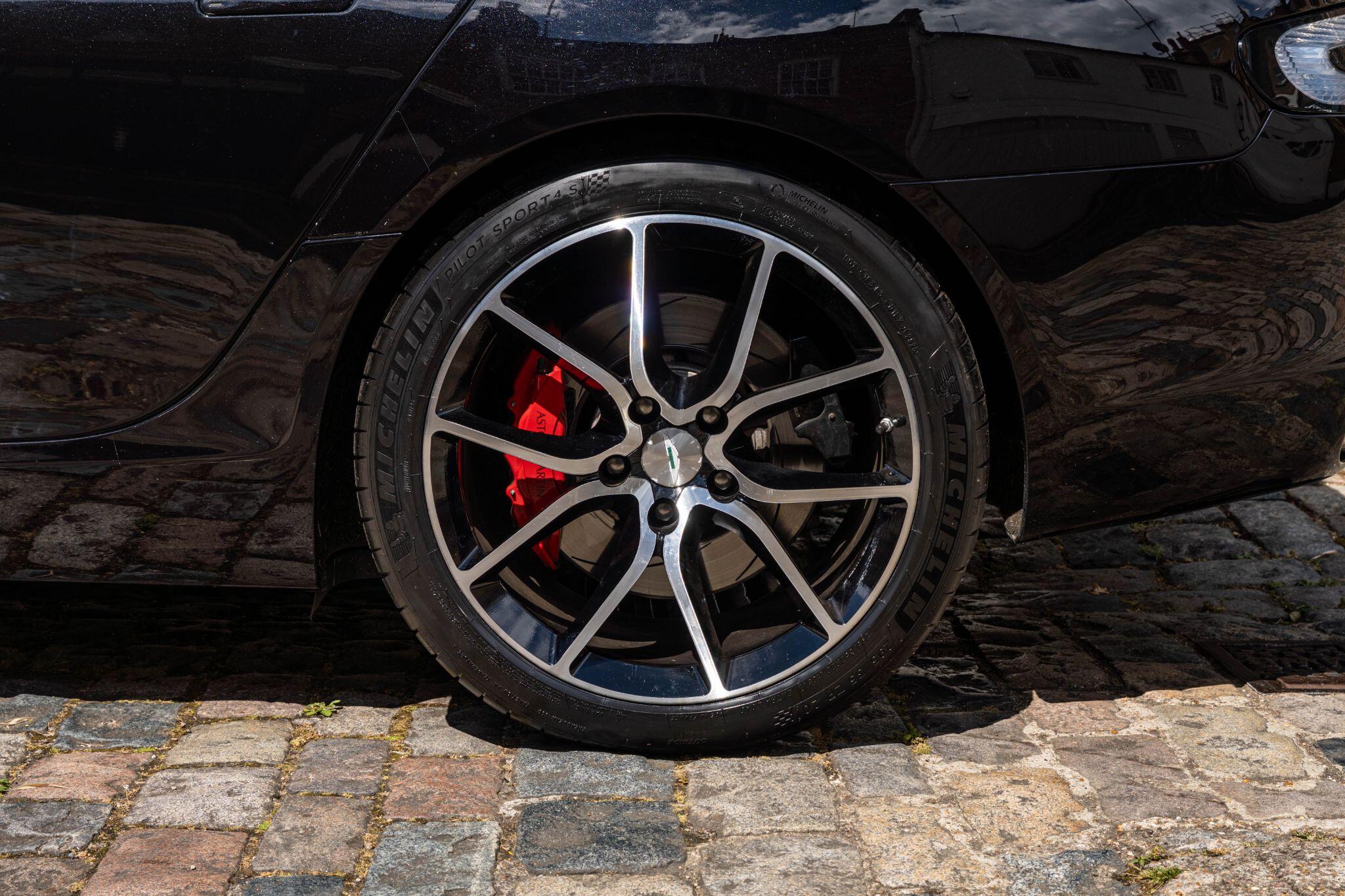 Aston Martin Rapide view 43