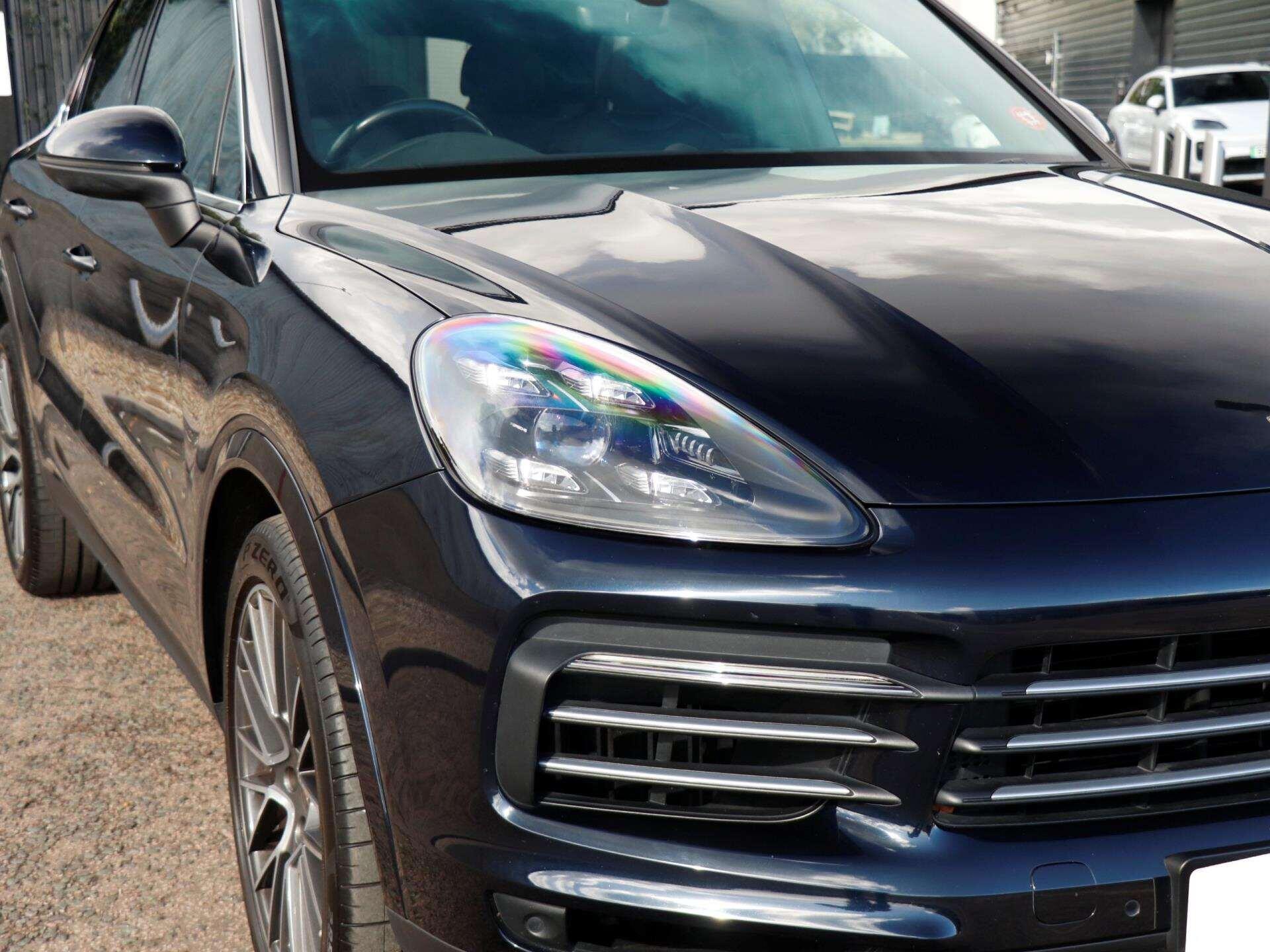 Porsche Cayenne view 34